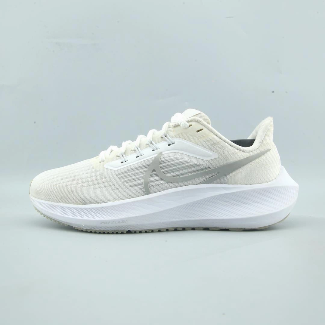 Style - updated NIKE AIR ZOOM PEGASUS 39