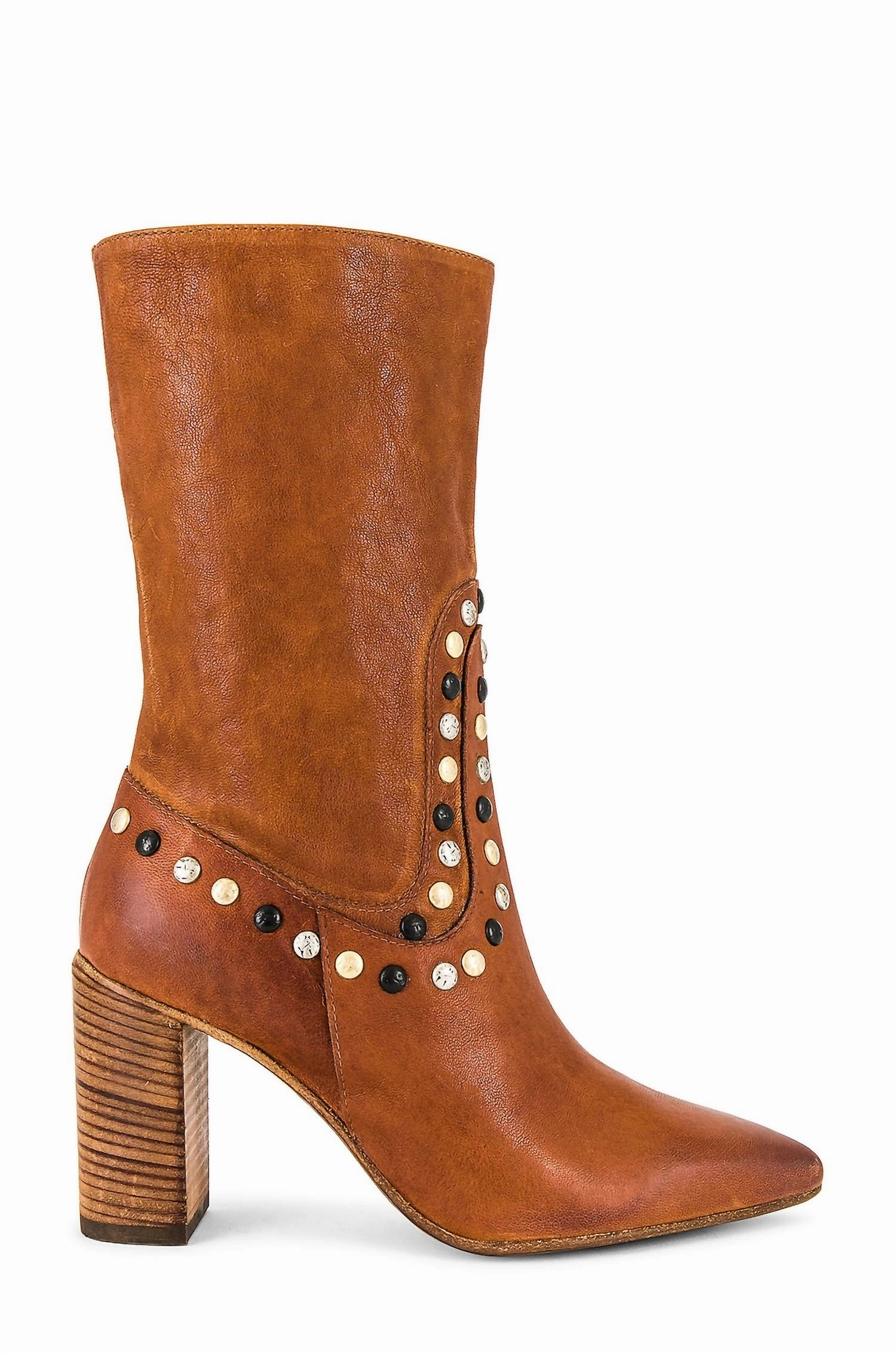 Mountain Proof Stable Support Snow Trekker Studded Dakota Heel Boot In Rum