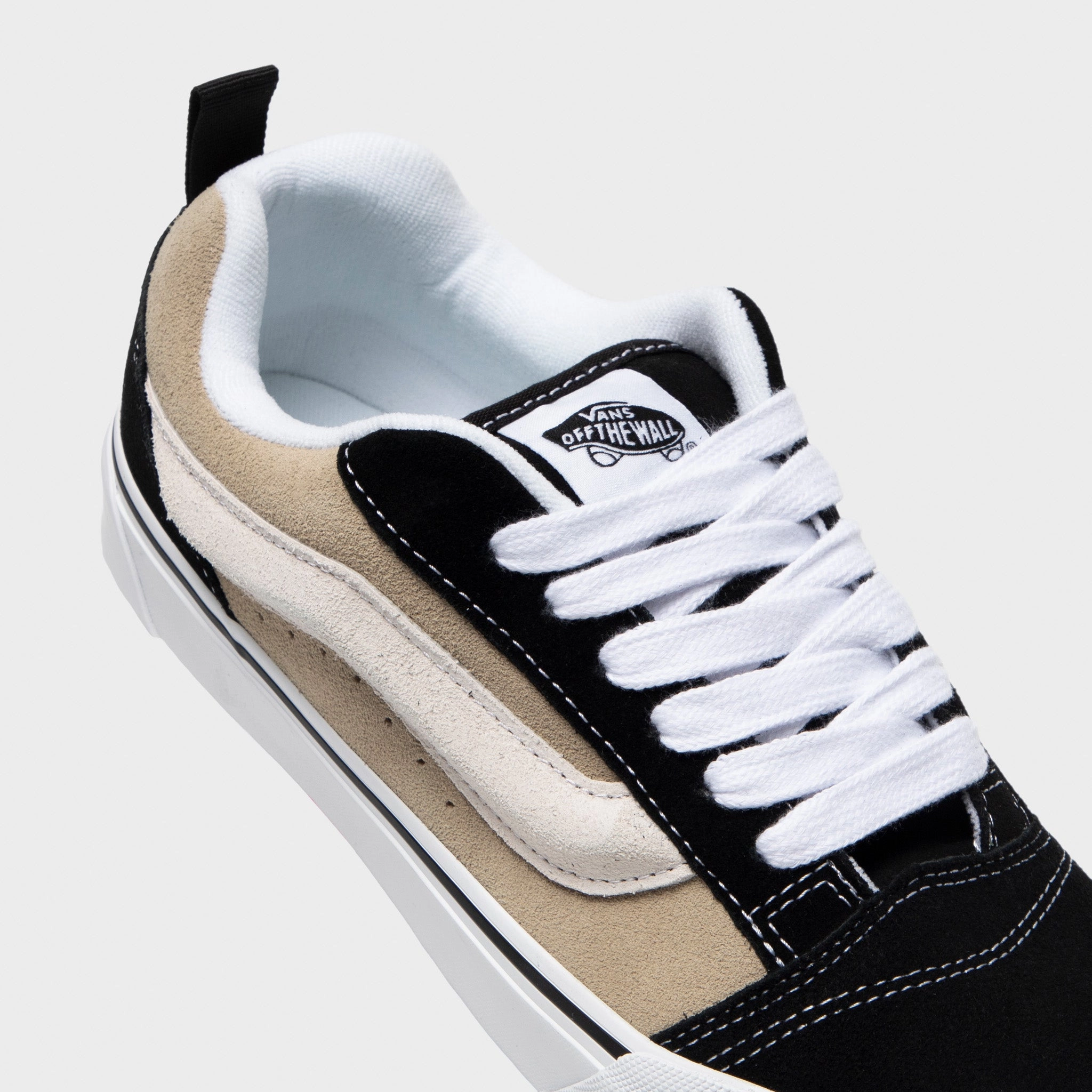 Embroidered design Leisure Fit Vans Knu Skool Beige / Black