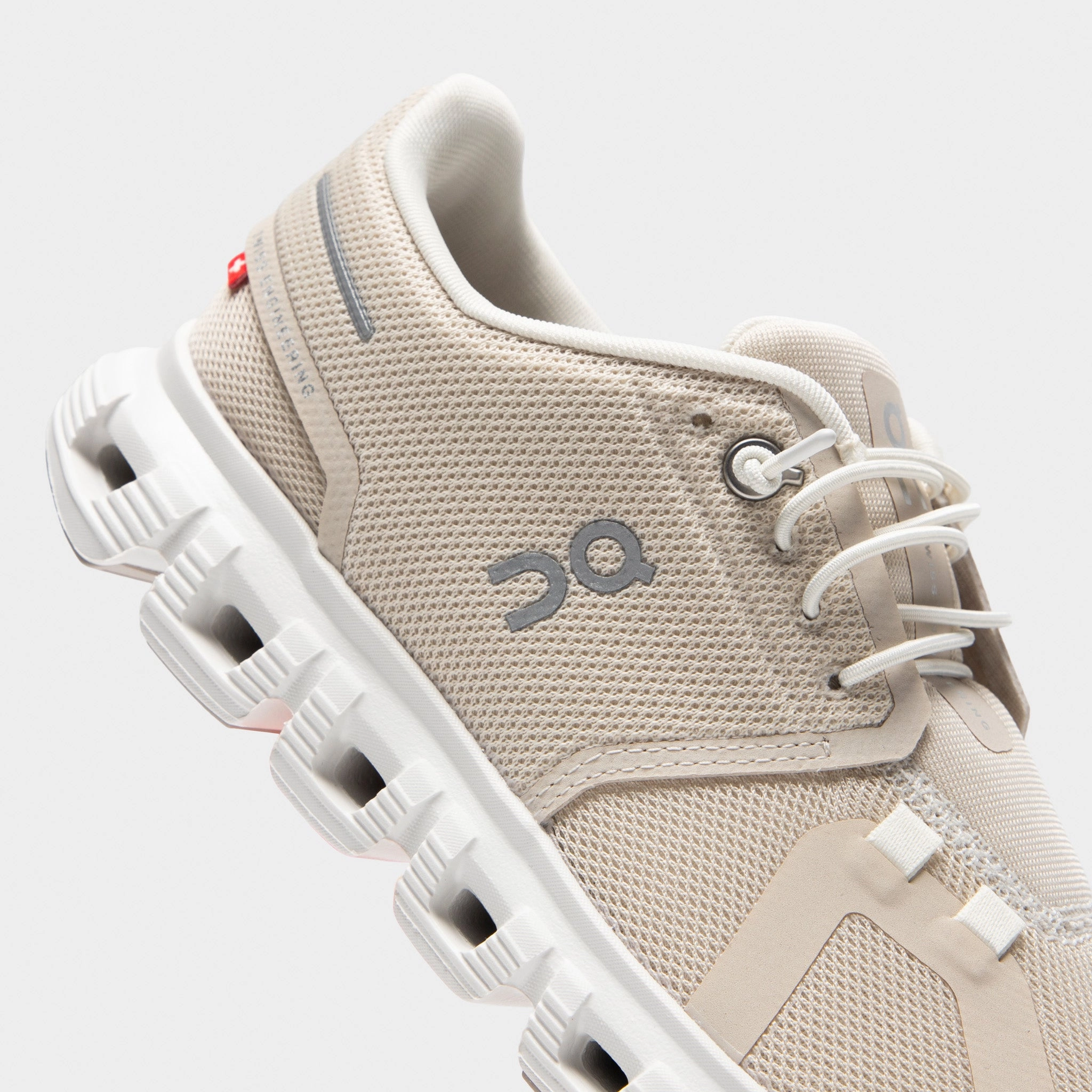 easy - to - take - off - convenience shoes On Women's Cloud 6 Pearl / White
