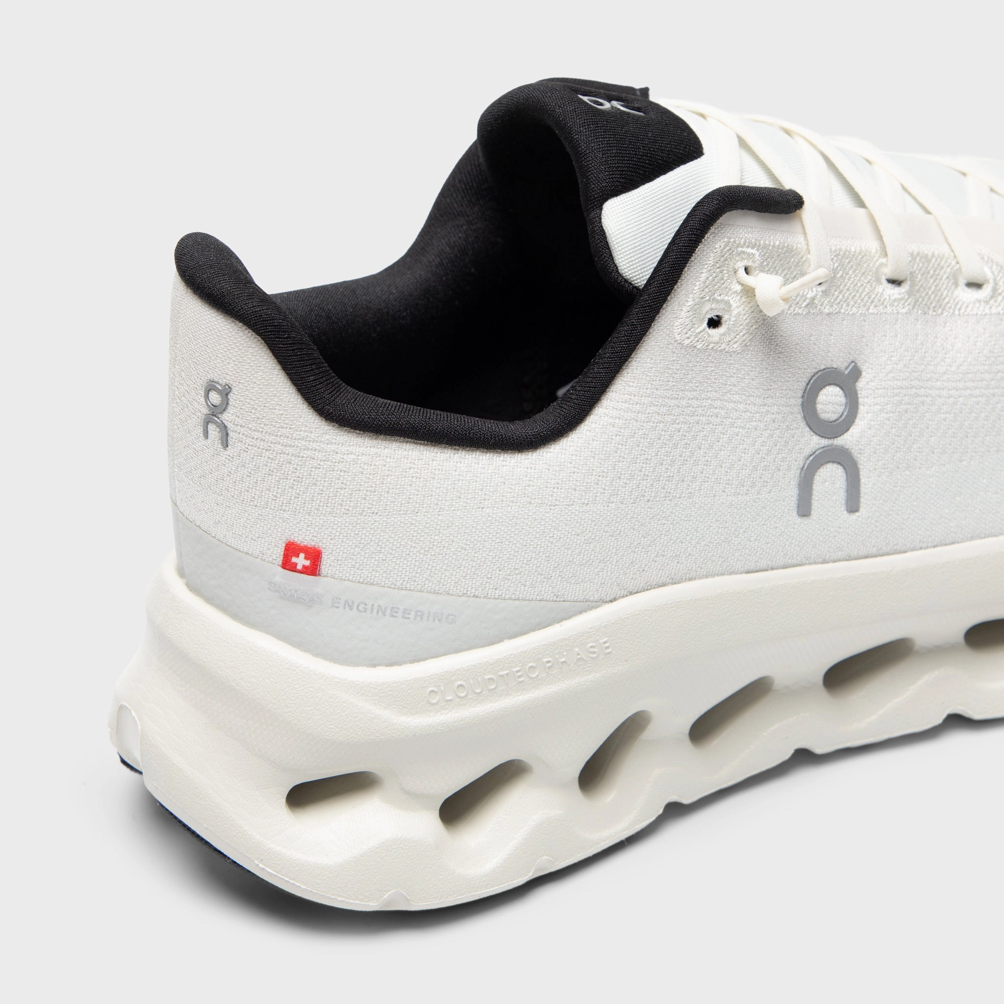 Comfort Fitment clearance shoes On Cloudtilt 1 Pearl / Ice