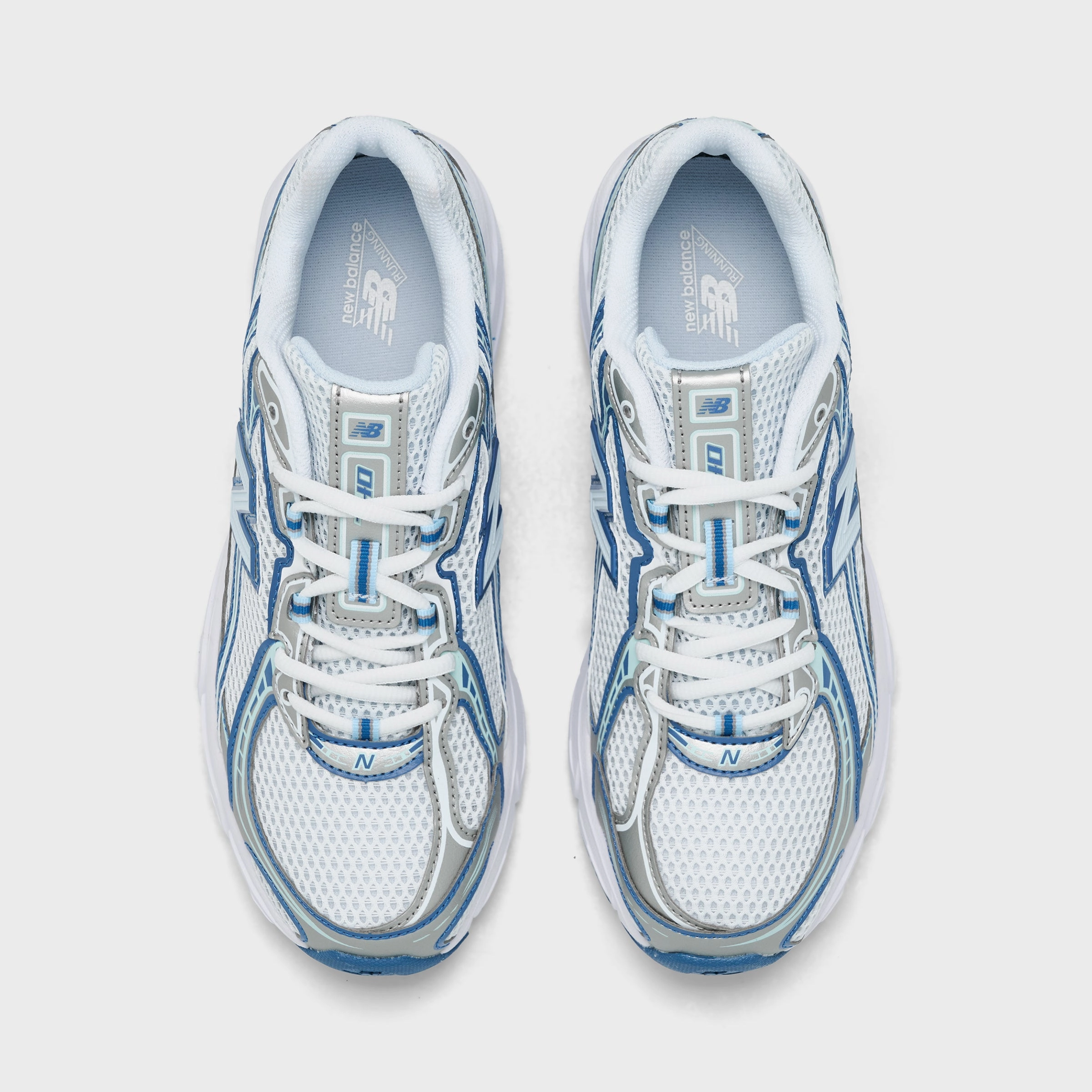 New Balance Juniors' 740 White / Blue indoor - friendly softball shoes