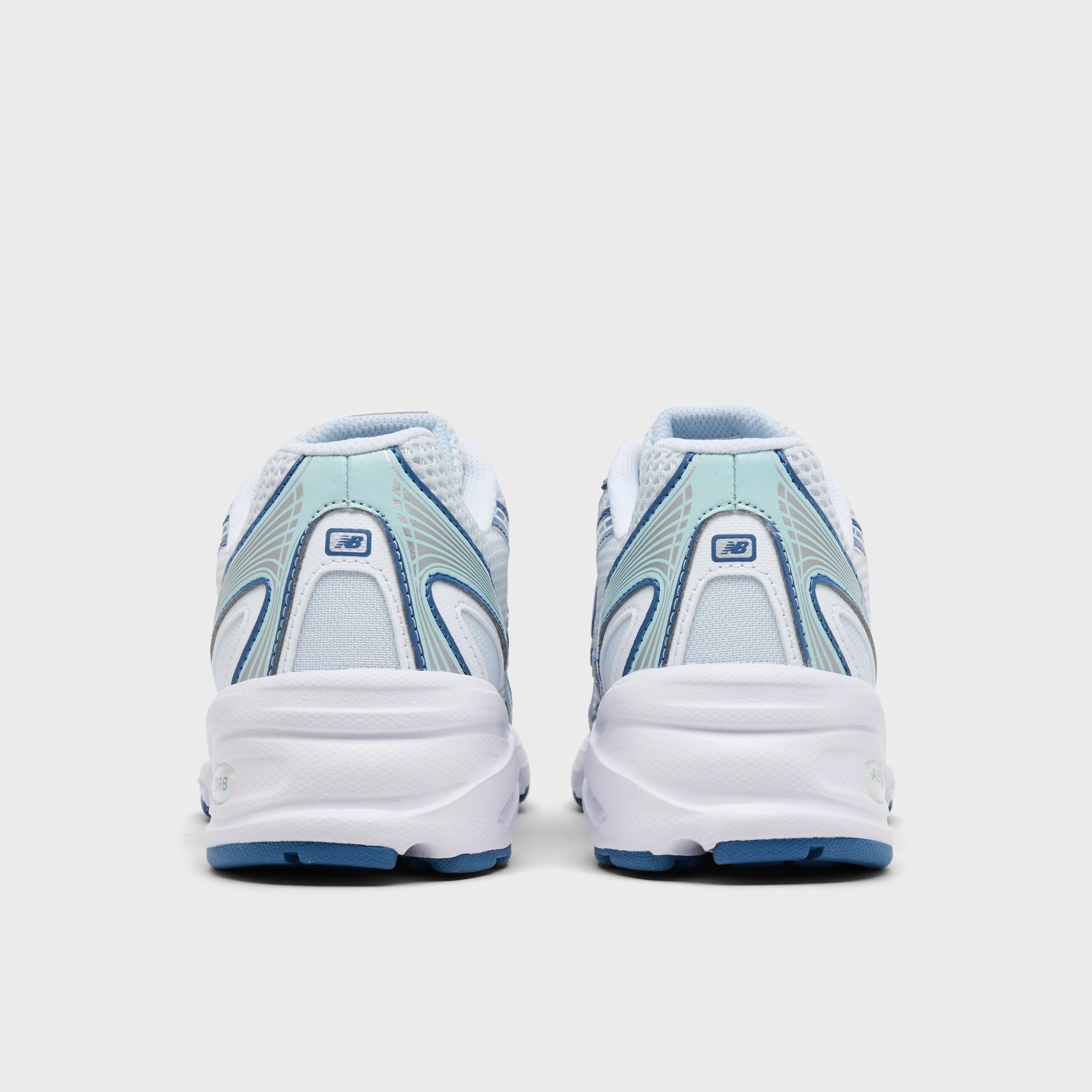 responsive - sole shoes New Balance Juniors' 740 White / Blue