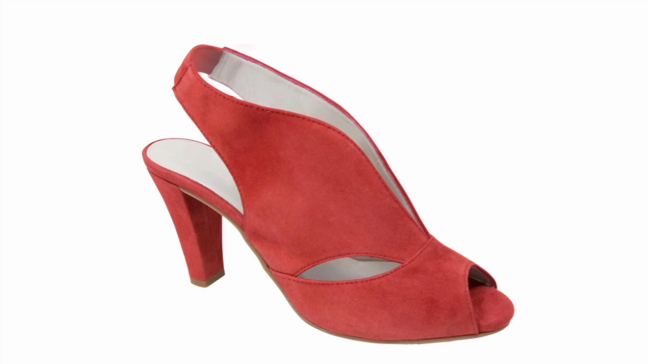 Women Peru Sandal In Red Grippy Outsole Cold Climate