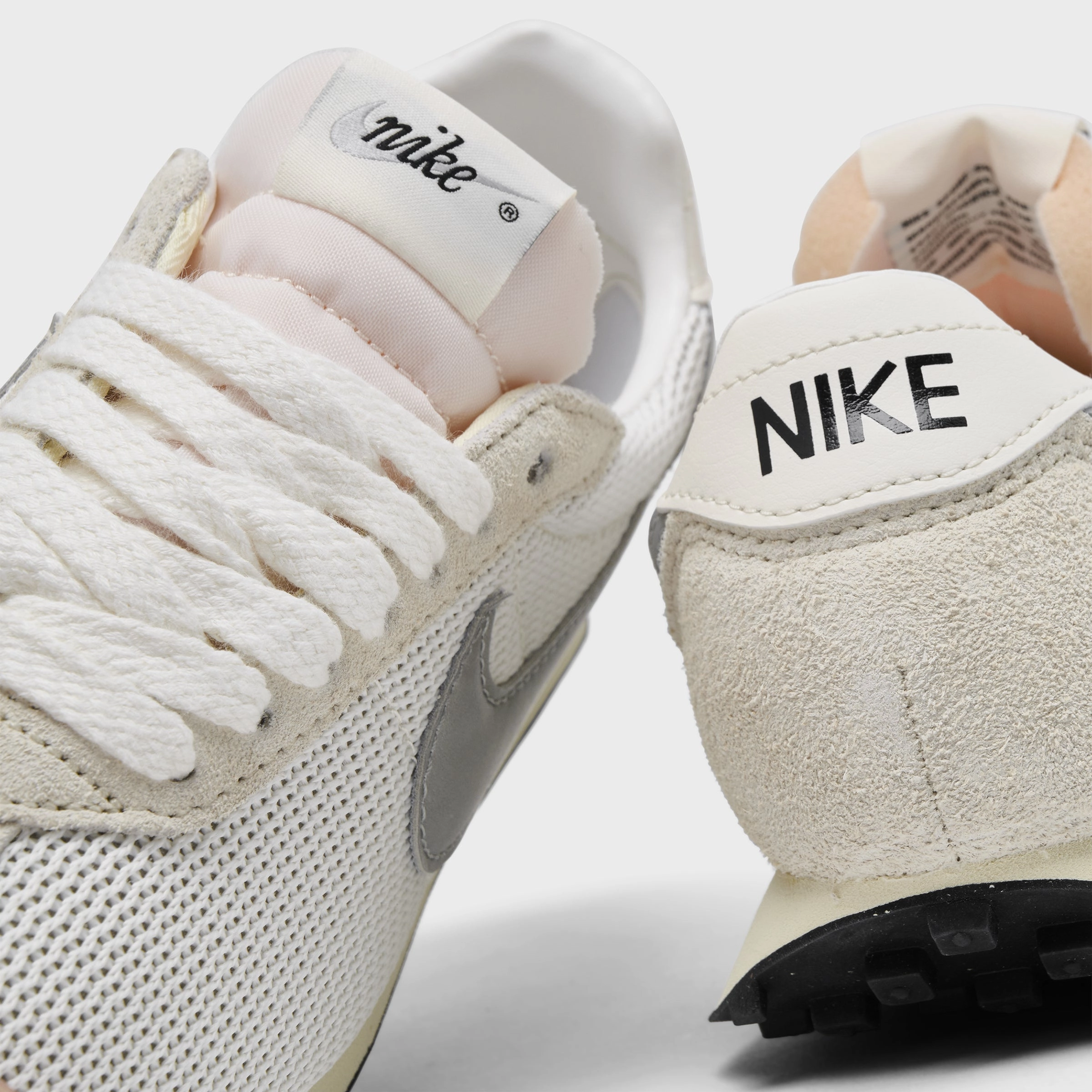 No Break In Flexibility Nike Women's LD-1000 Sail / Metallic Silver - Coconut Milk