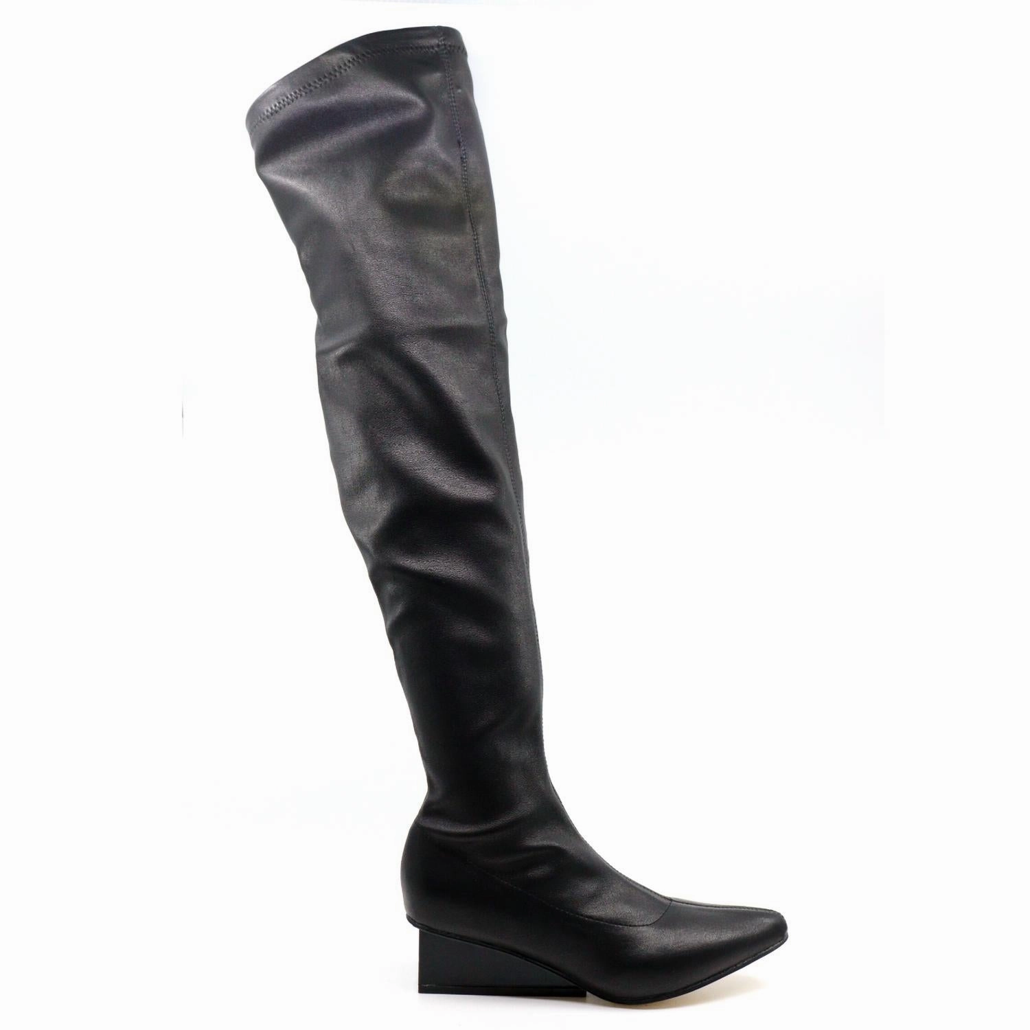 Women's Square Edge Boots In Black Run Errand