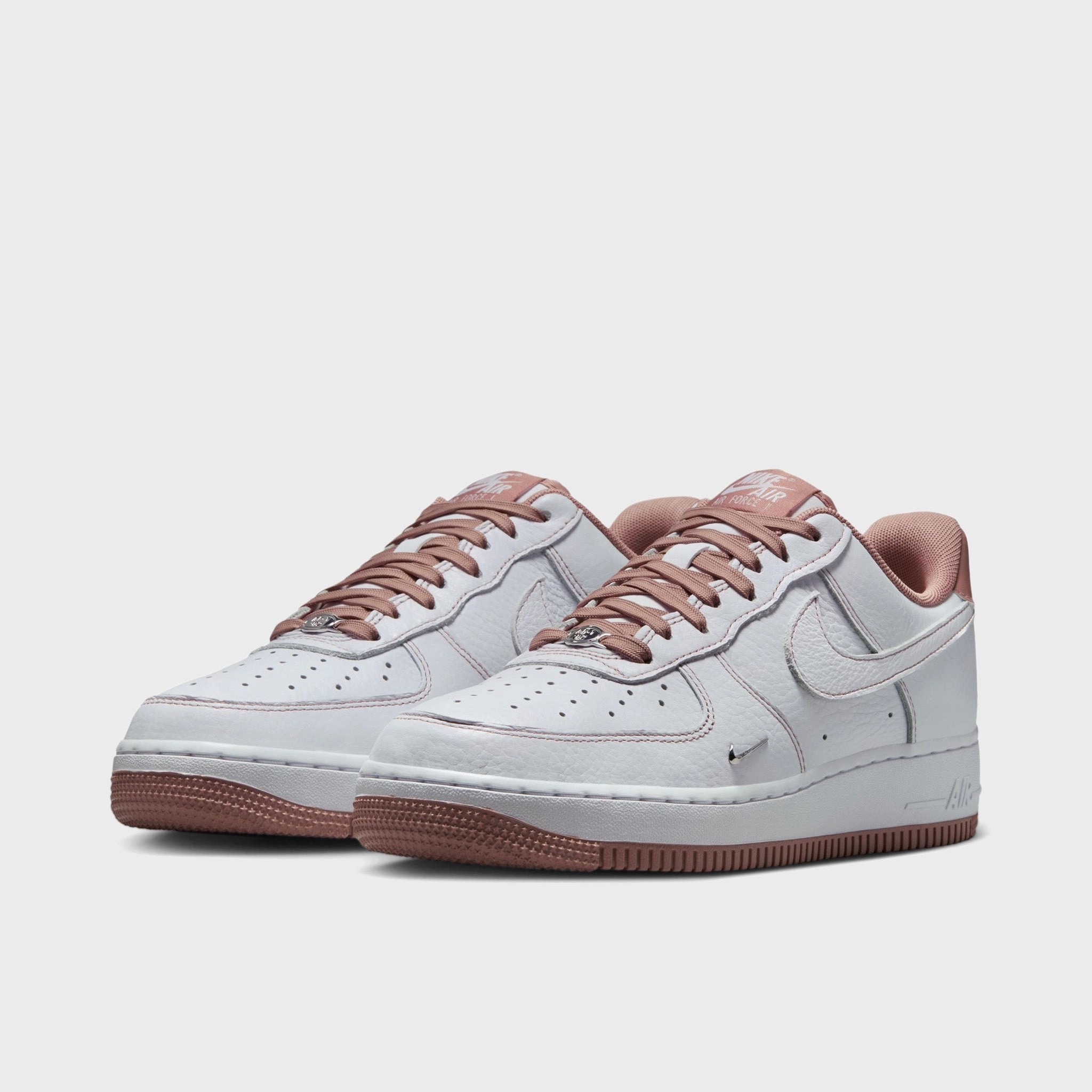 Pro Footwork Grounded Footing Nike Women's Air Force 1 '07 Mini Jewel White / Particle Pink - Metallic Silver