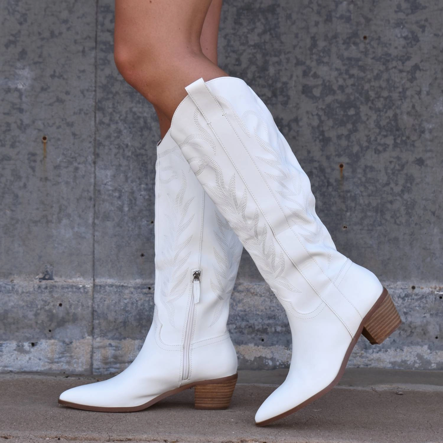 Women's Waco Whipstitch Cowgirl Boots In White Secure Strap