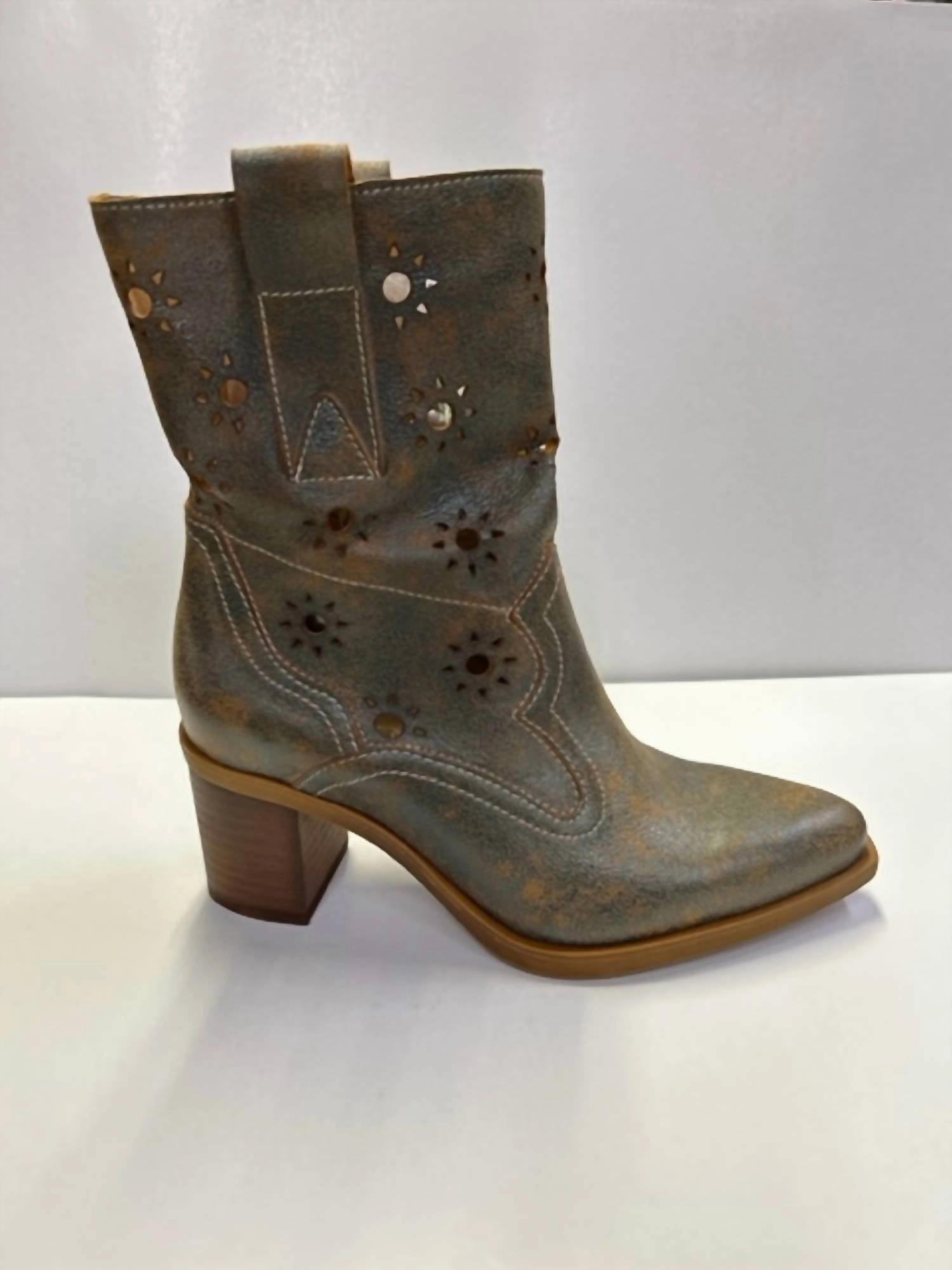 Slip Resistant Outdoor Explorer Stable Support Night Travel Tonya Heeled Boots In Petrol