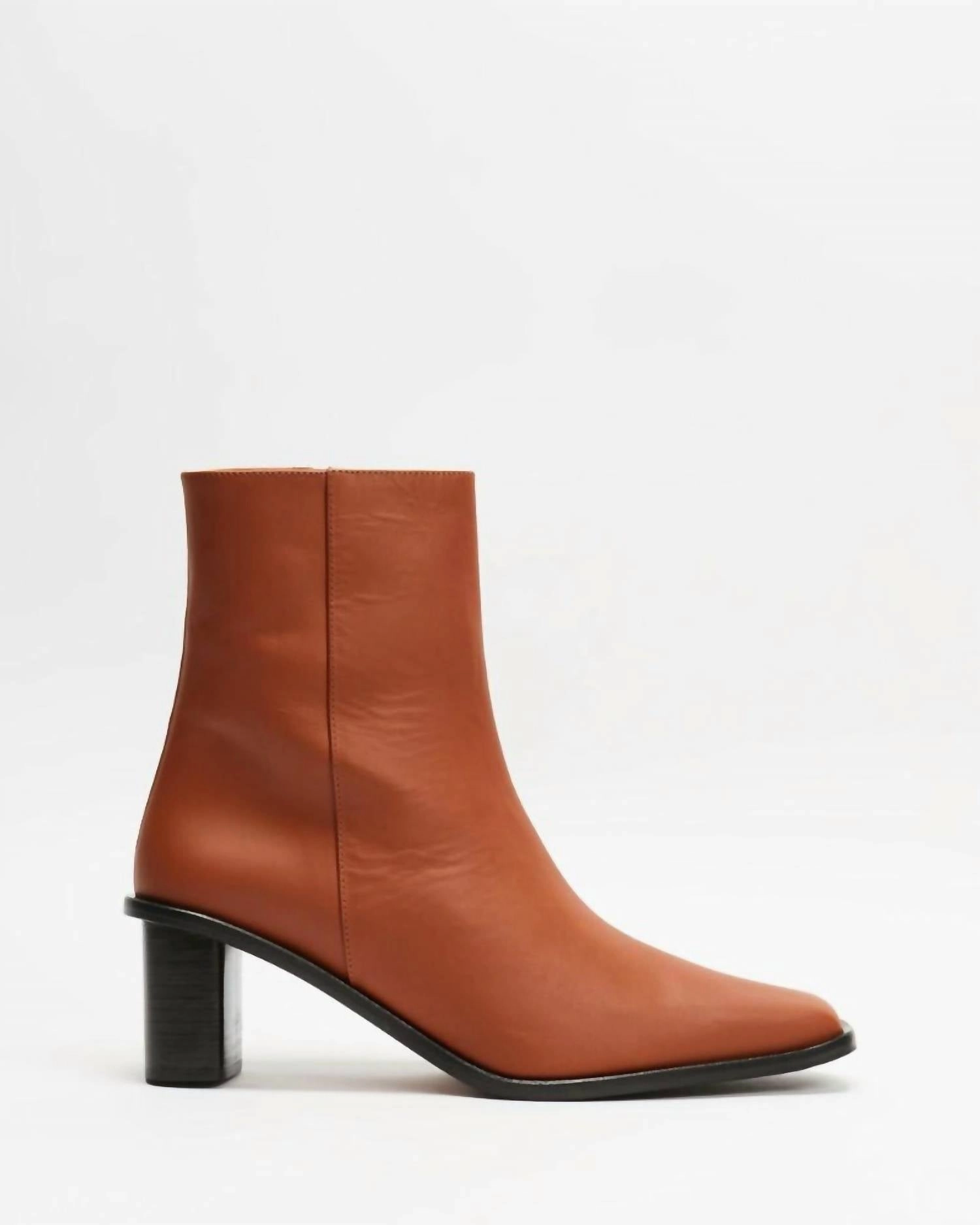 Grippy Outsole Weather Resistant User Weekend Trek Torina Boots In Brandy