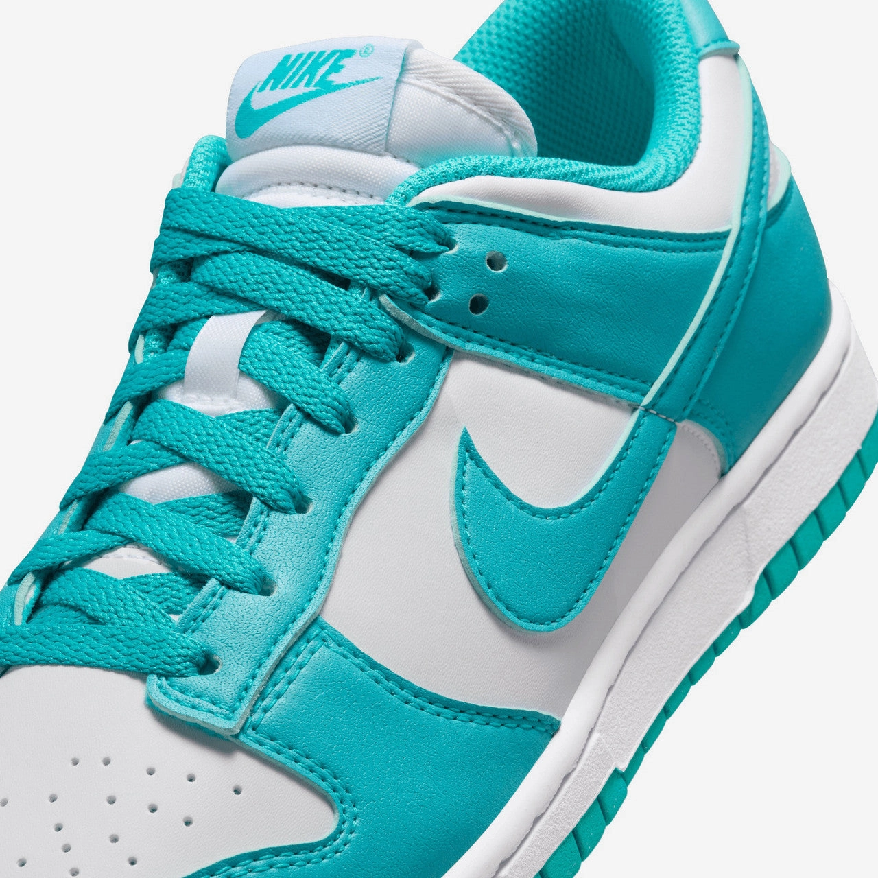 Wmns Dunk Low Comfortable wearing