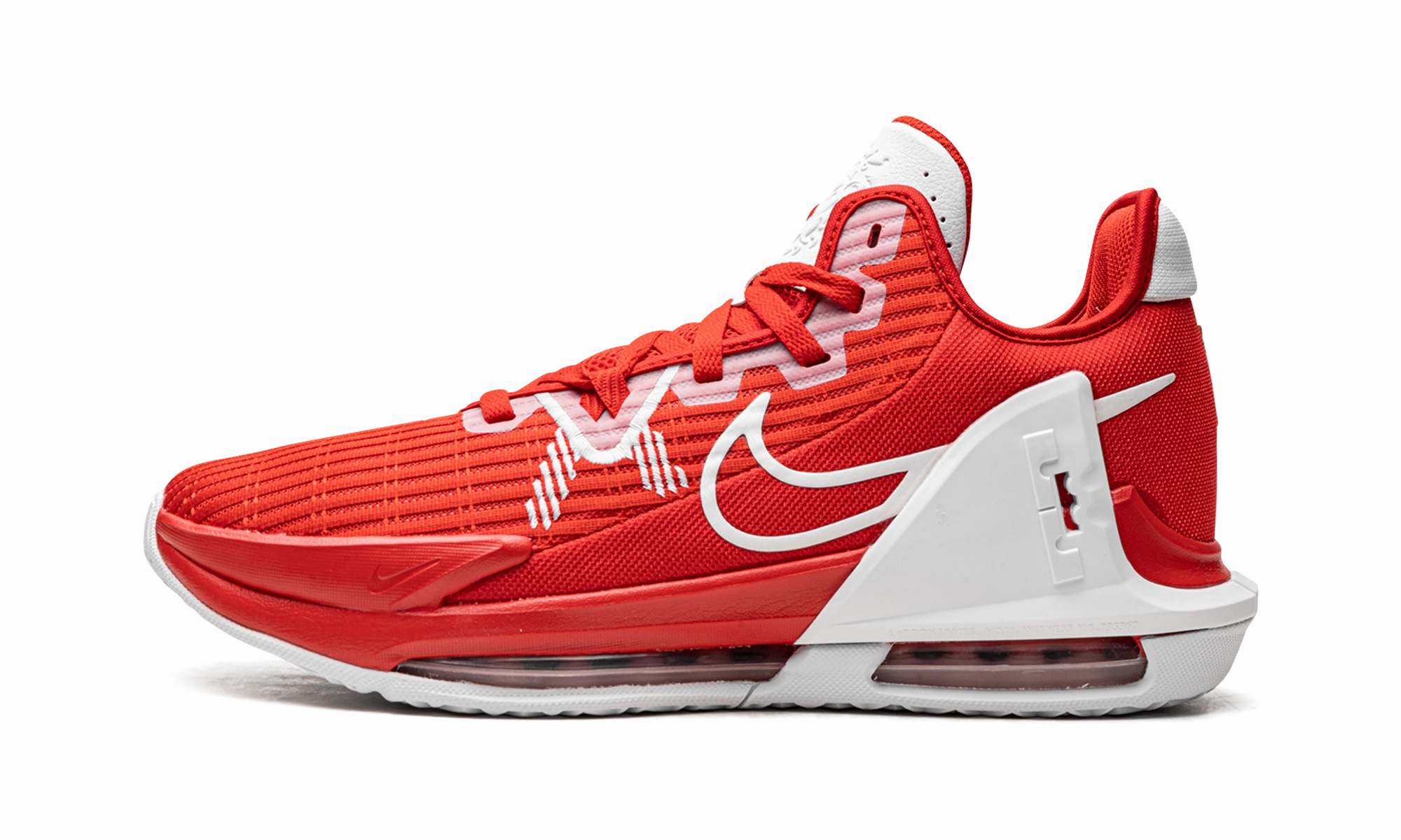 Easy Clean Dynamic Landing Zones LeBron Witness VI TB "University Red"