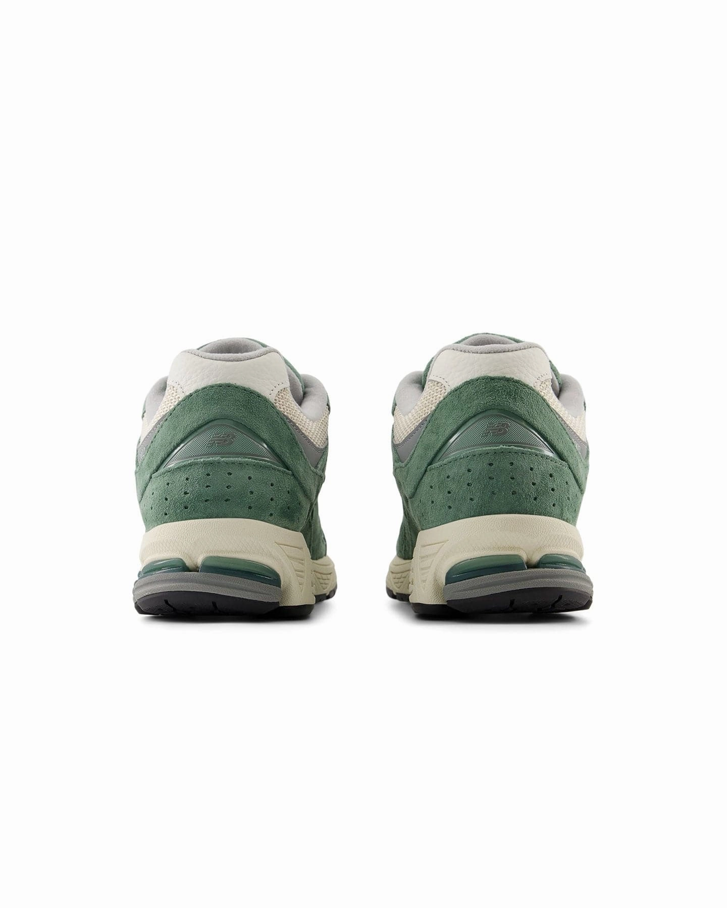 Form Fitting Hollowed Out Panels New Balance 2002R - Green / Beige