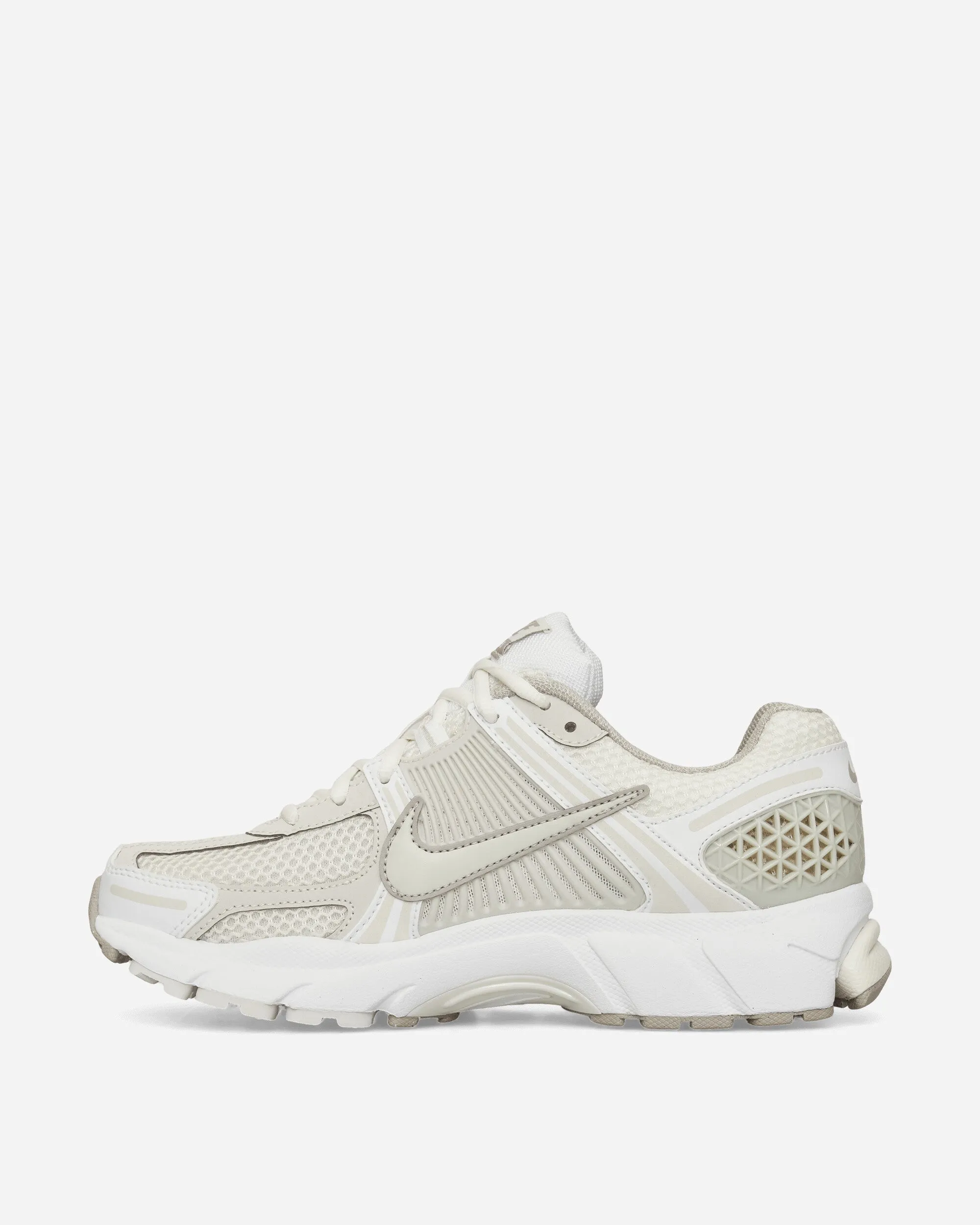 Abrasion Pads Move Smooth Women's Zoom Vomero 5 Sneakers White / Phantom