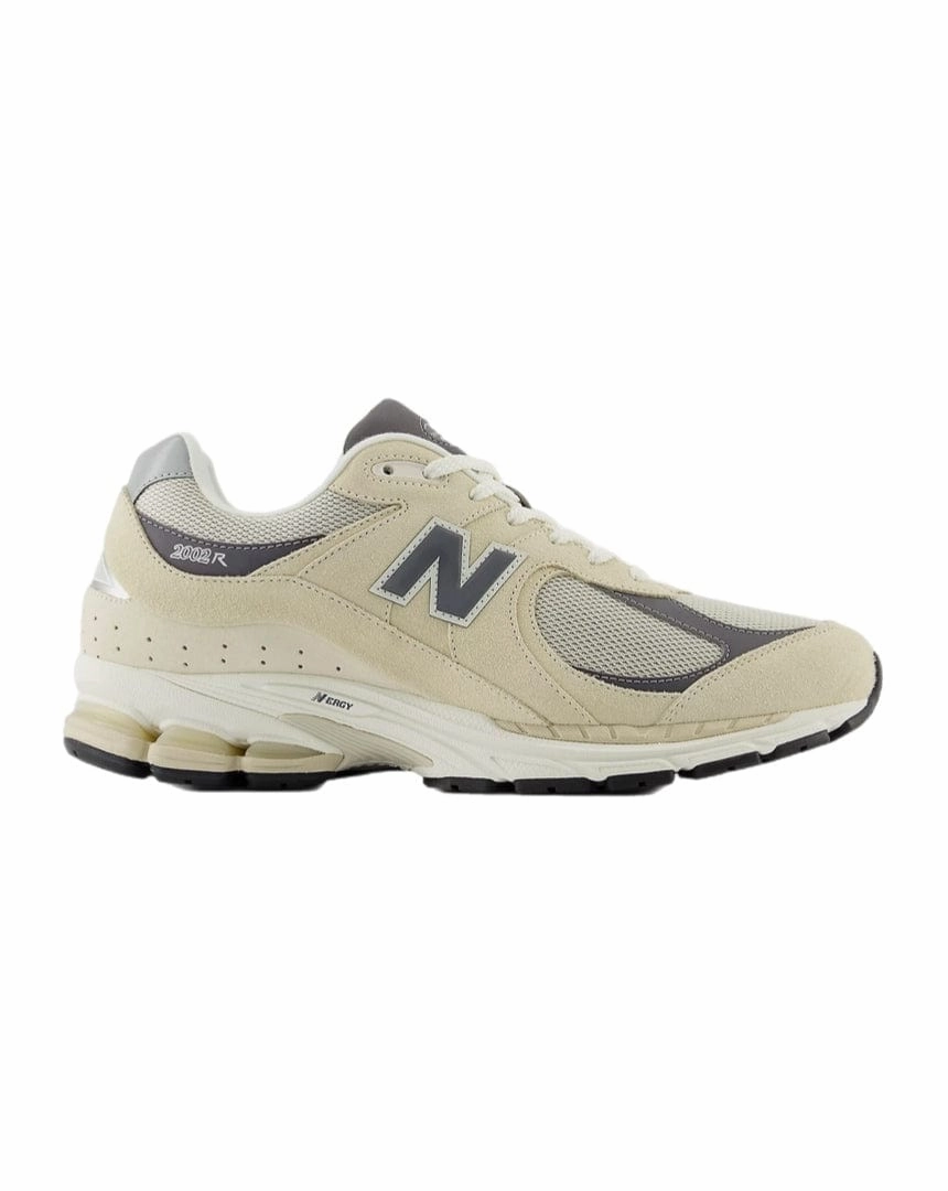 Lightweight Cushioning New Balance 2002R - Sandstone / Magnet