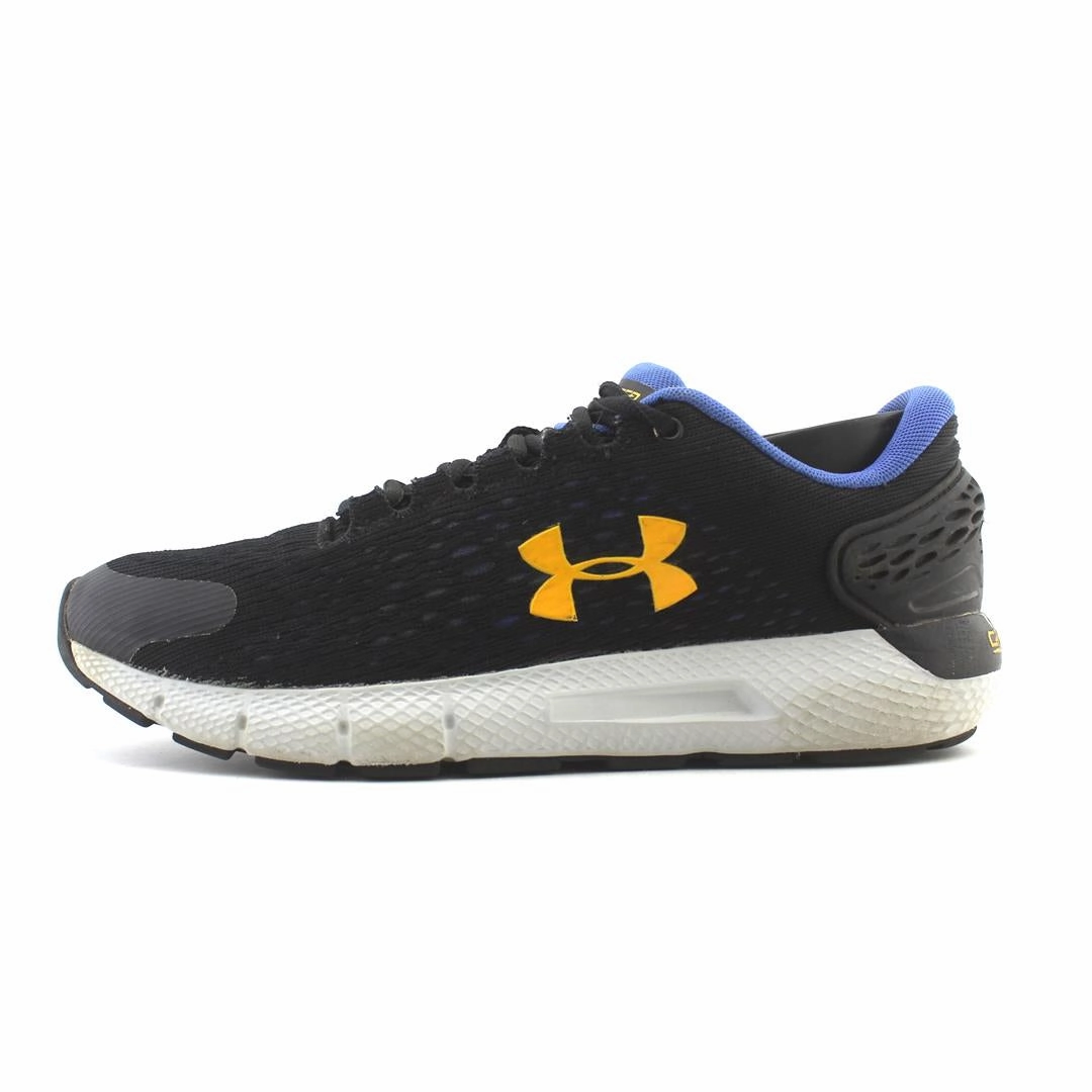 trendy running shoes UNDER ARMOUR CHARGED ROGUE 2