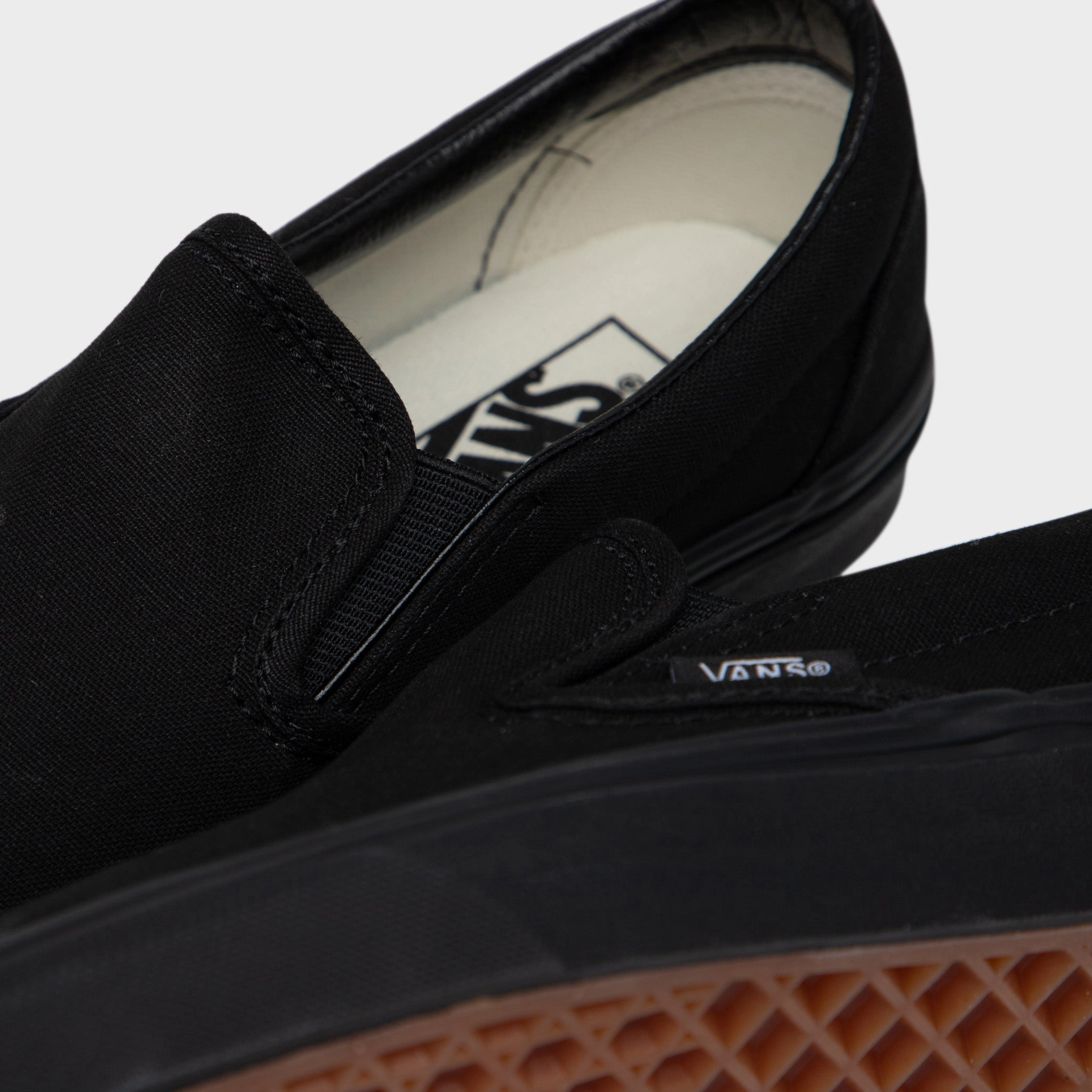Vans Classic Slip-On Black / Black Simple Style Everyday Look