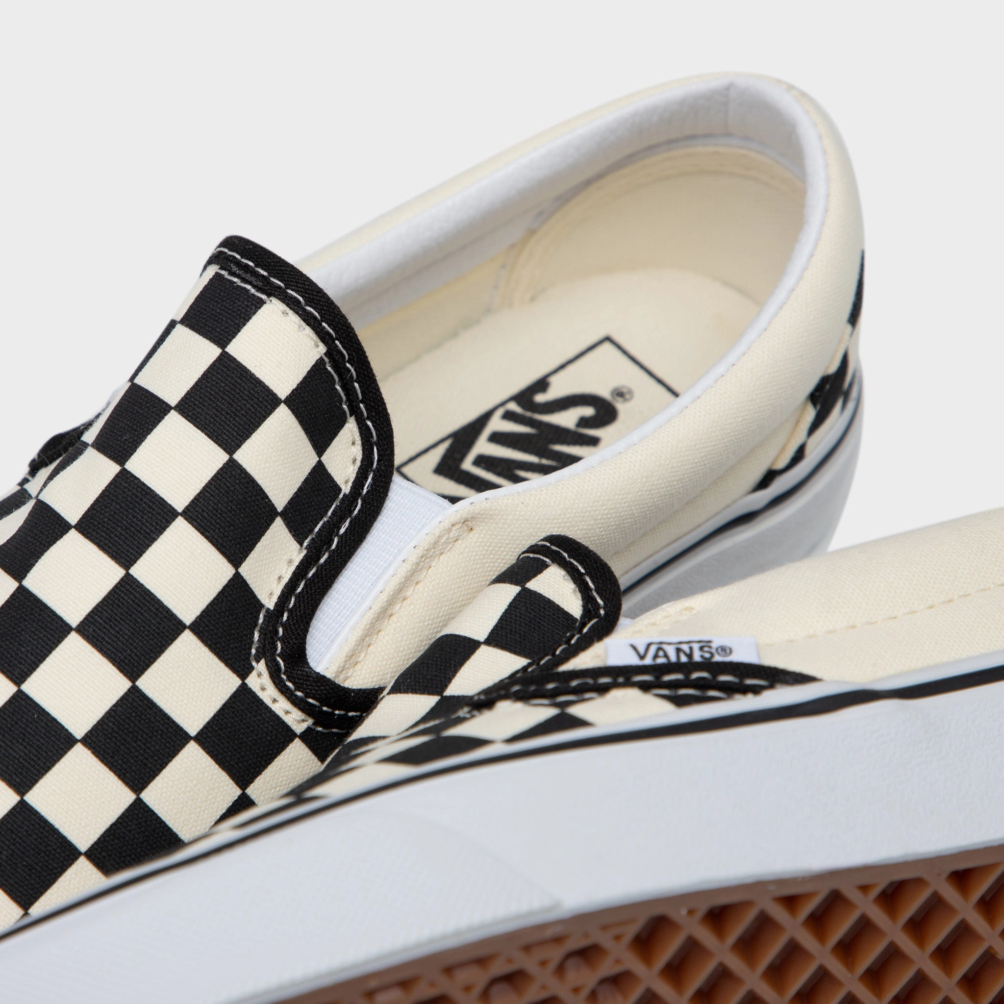 Relaxed Walk Stream Jog Vans Classic Slip-On Checkerboard Black / White