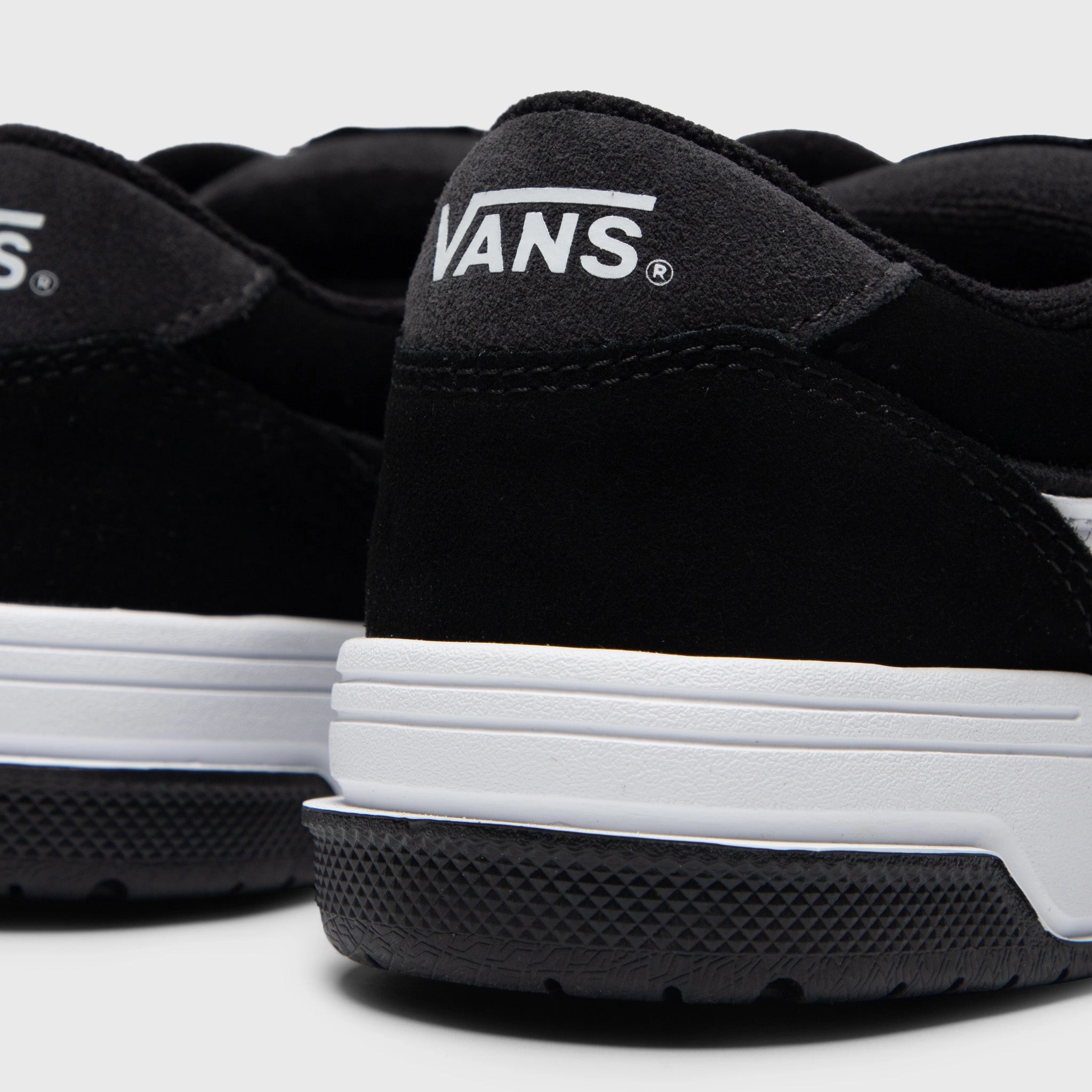 Vans Juniors' Hylane Black / Asphalt - White Outdoor Fit