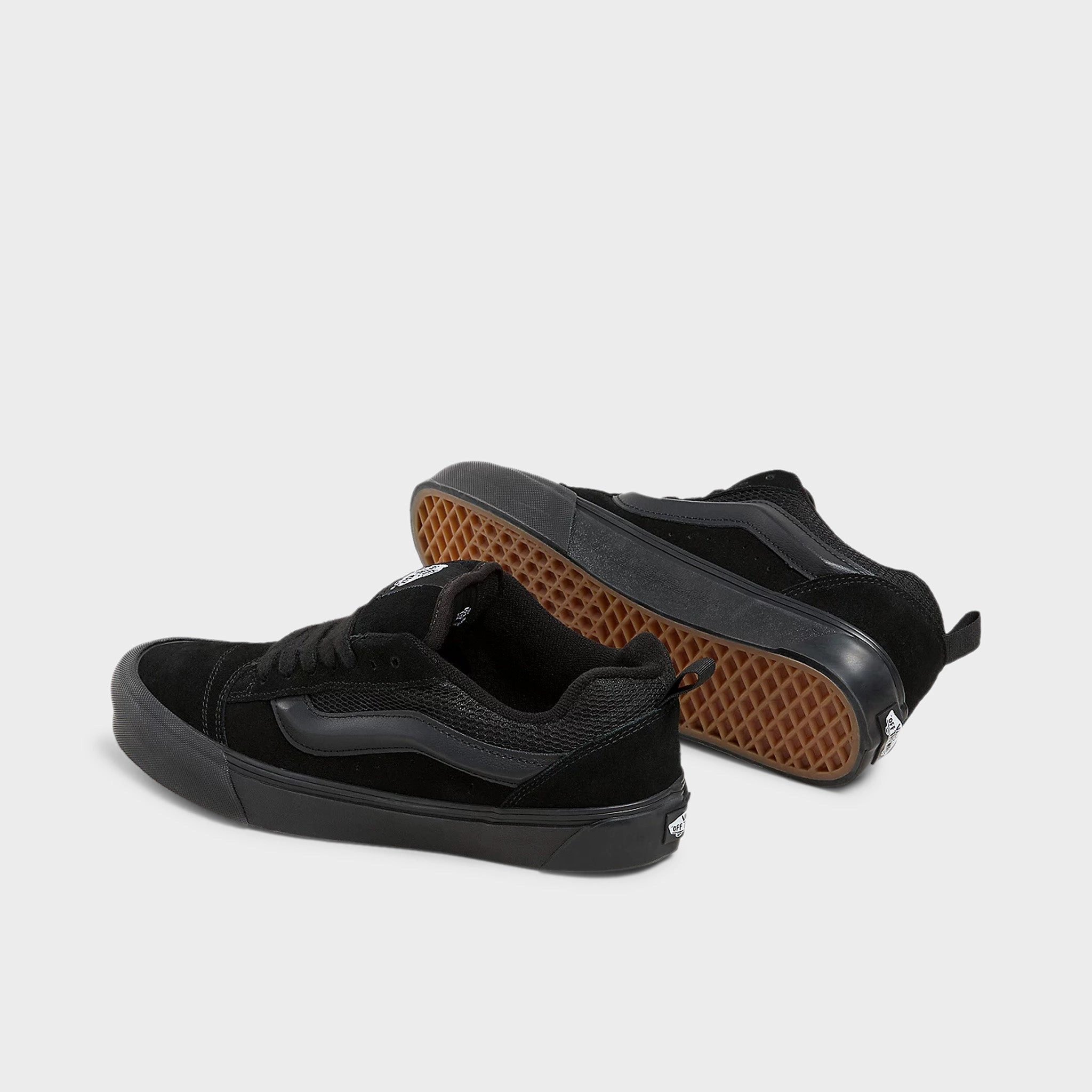 Minimalist Style Vibe Up Vans Knu Skool Black / Black