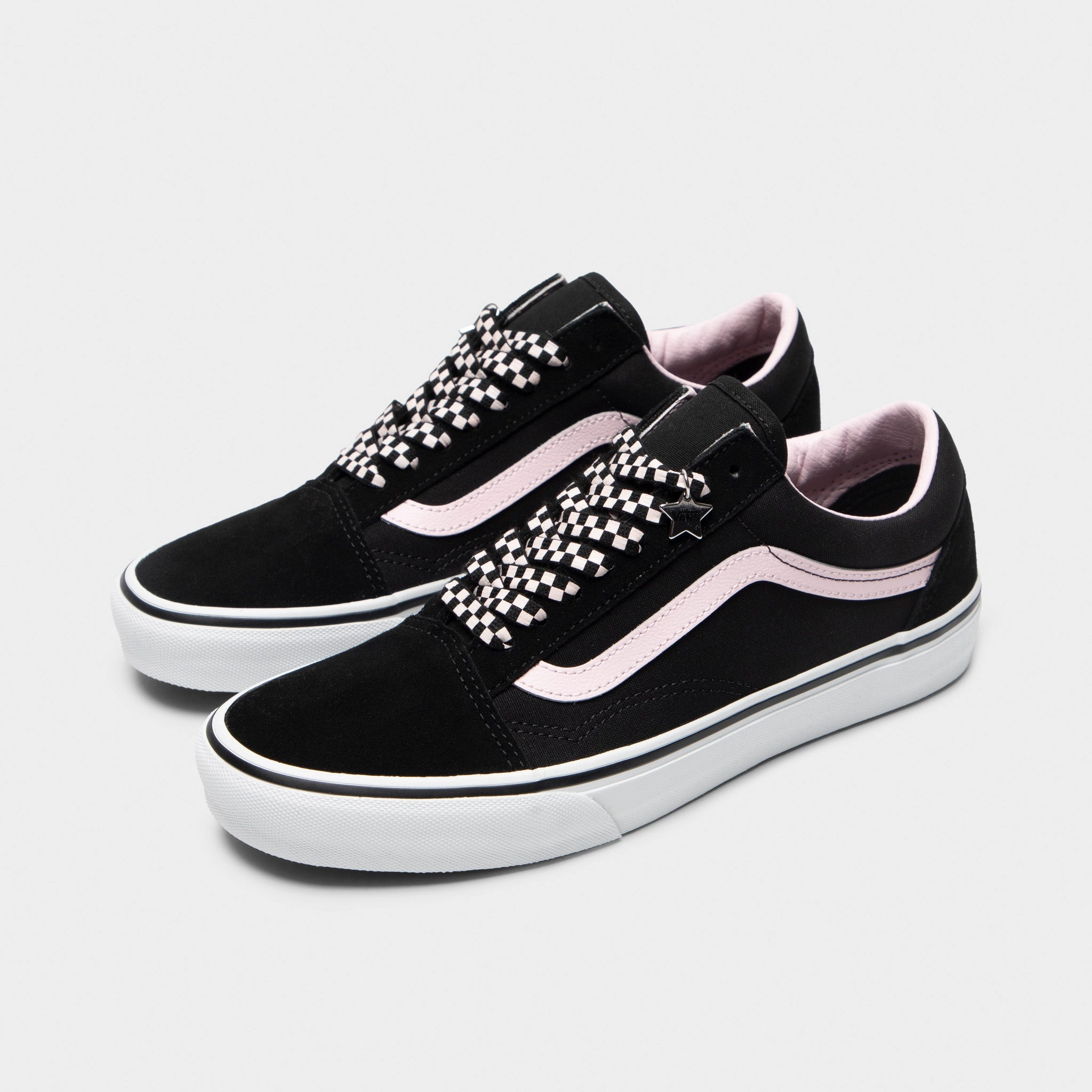 All Day Use Smooth Texture Vans Old Skool Black / White Charms