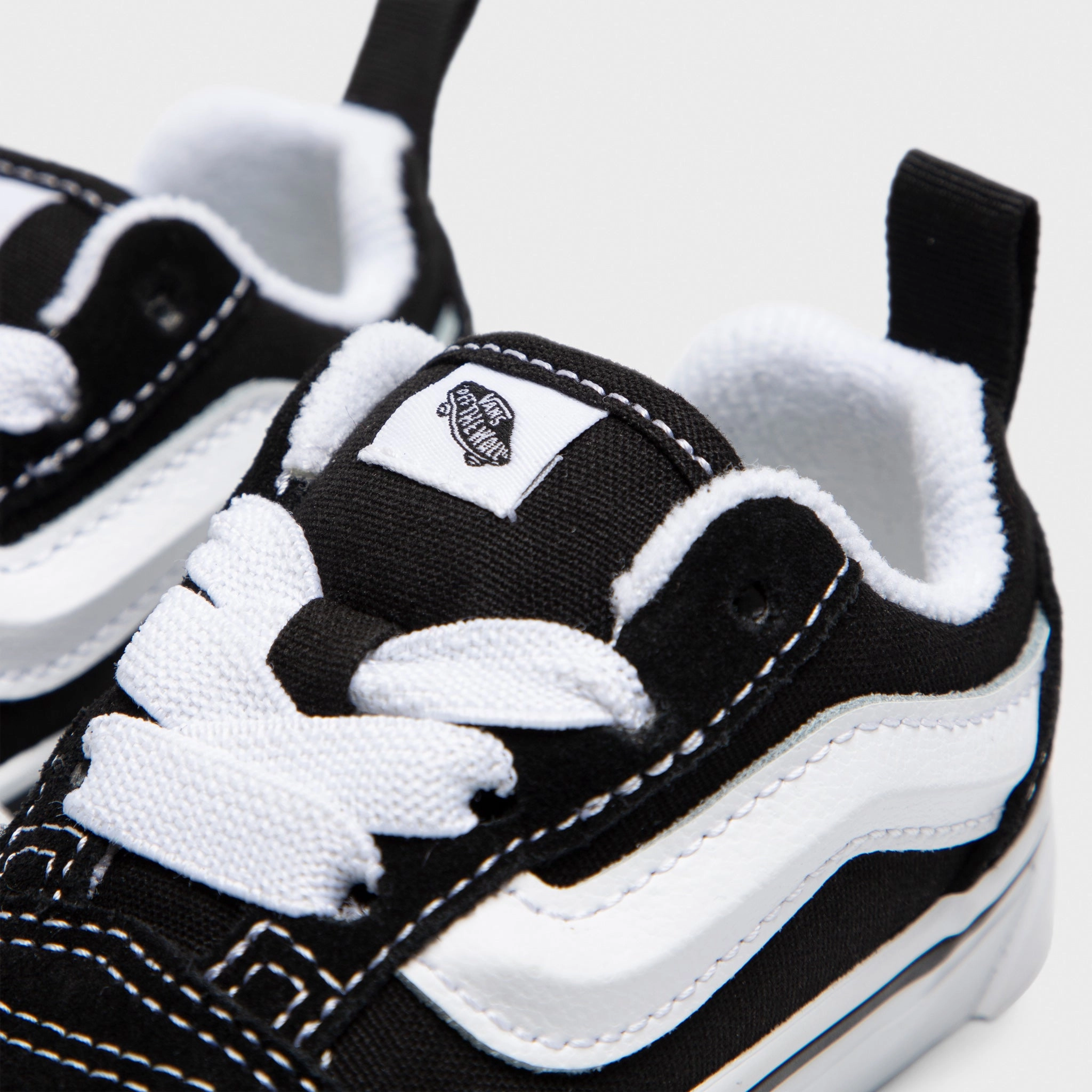 Vans Toddlers' Knu Skool Black / White Timeless Form Fashion Walk