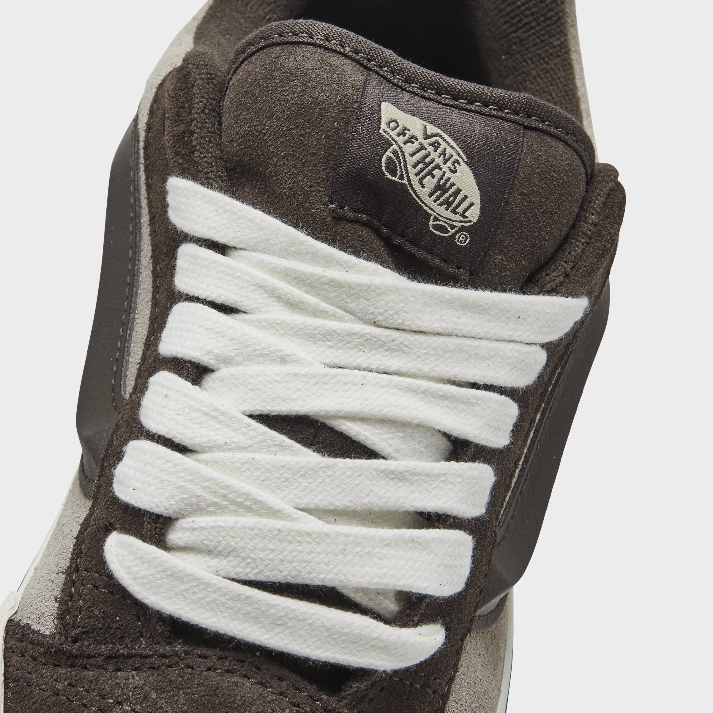 Vans Women's Knu Skool / Bracken Brow Fashionable Walk