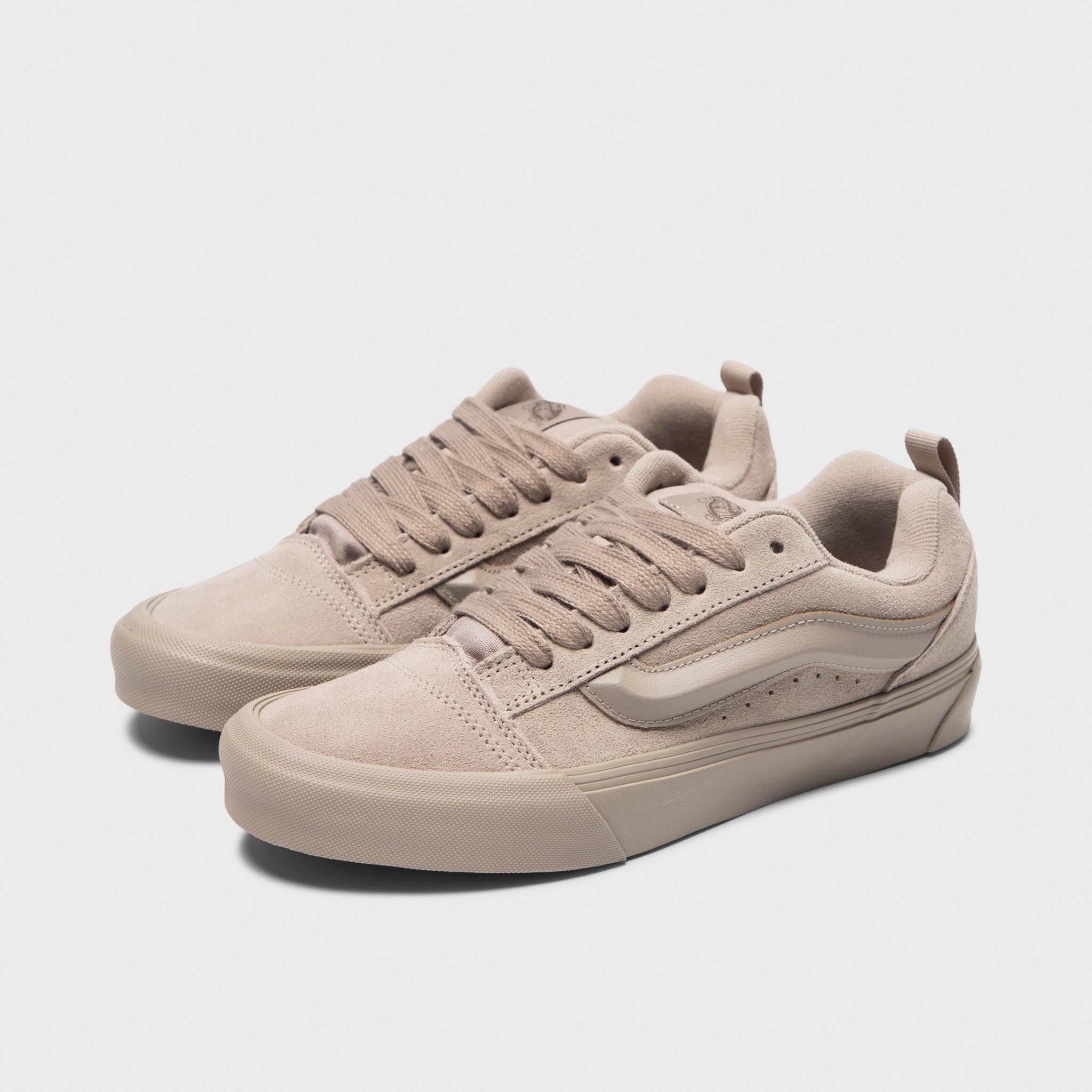 Vans Women's Knu Skool  / Suede Mushroom Flooded Supportive Feel Travel Outfit