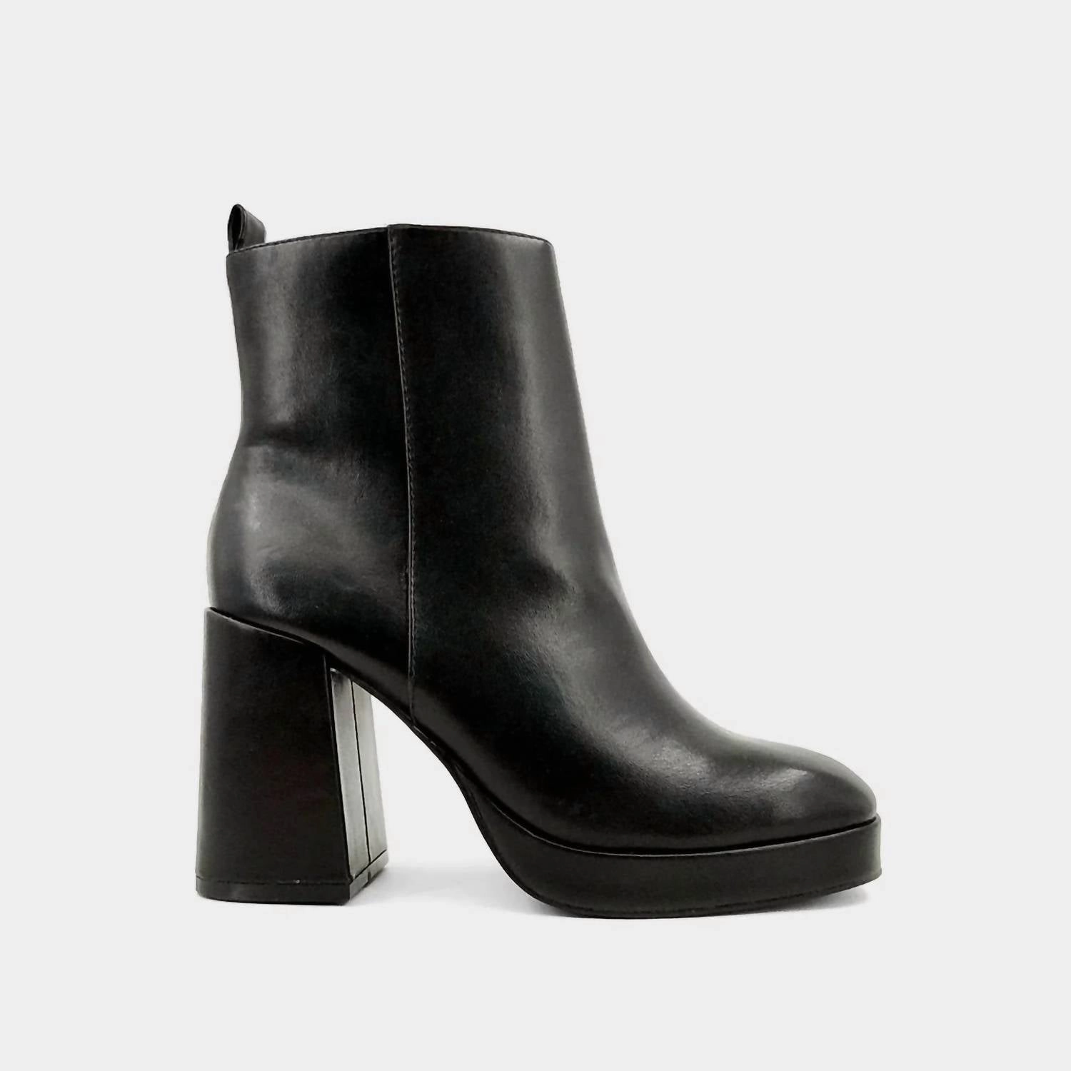 EasyToClean Ankle Coverage Wadi Boots In Black