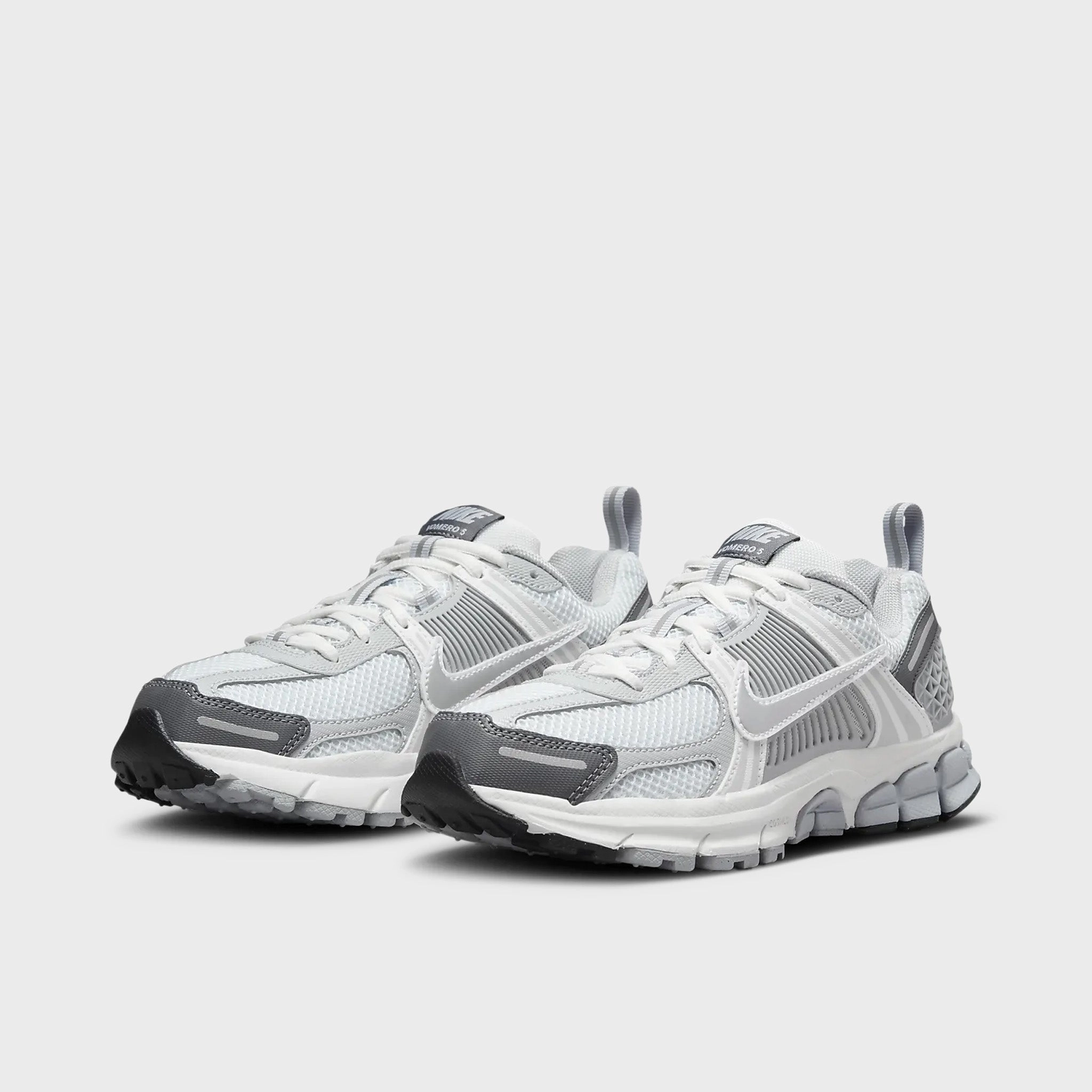 Nike Zoom Vomero 5 GS Pure Platinum / Metallic Silver Minimalist Outfit Breathable Build