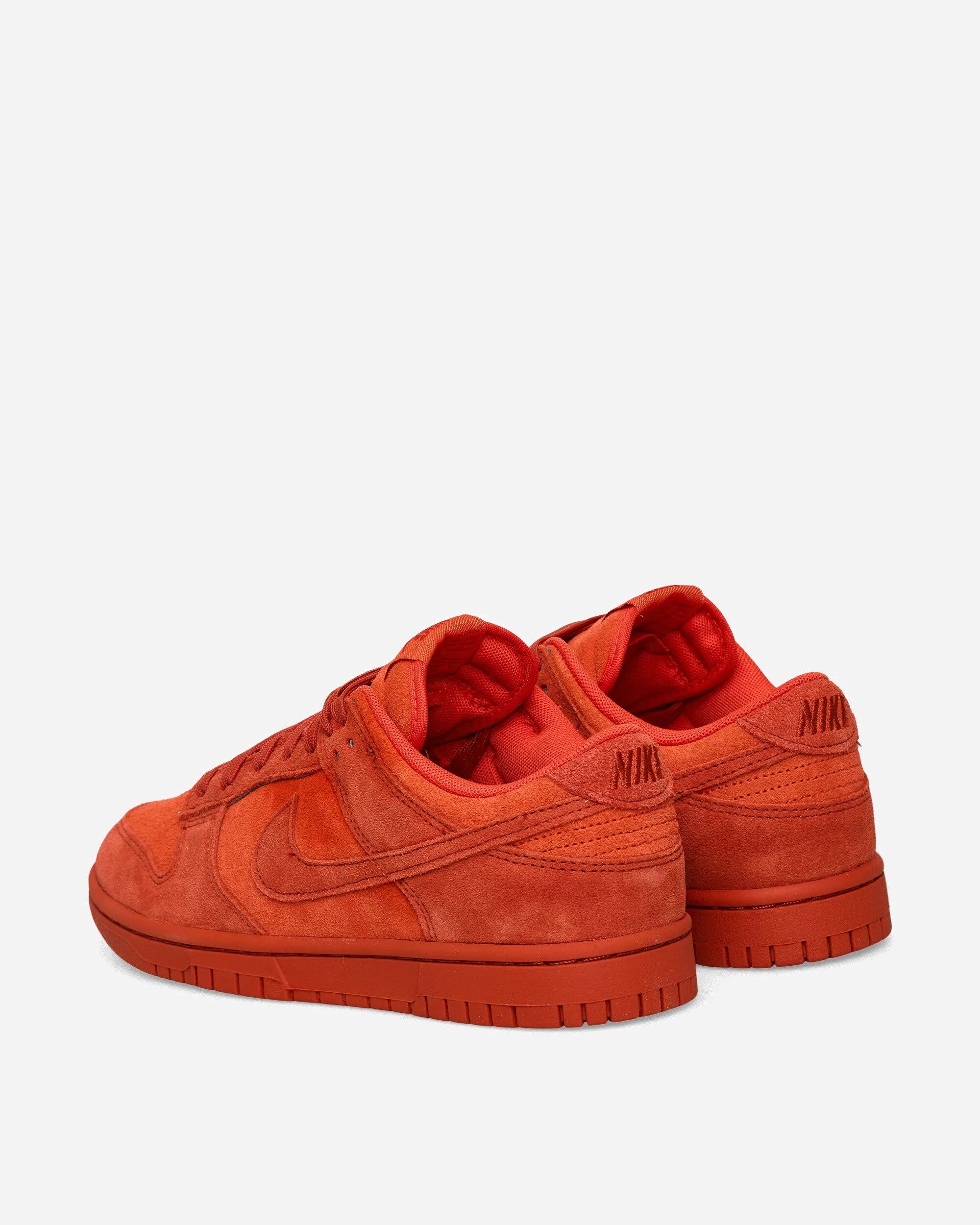 Women's Dunk Low SE Sneakers Picante Red / Dragon Red Workout Gear Runner's Choice