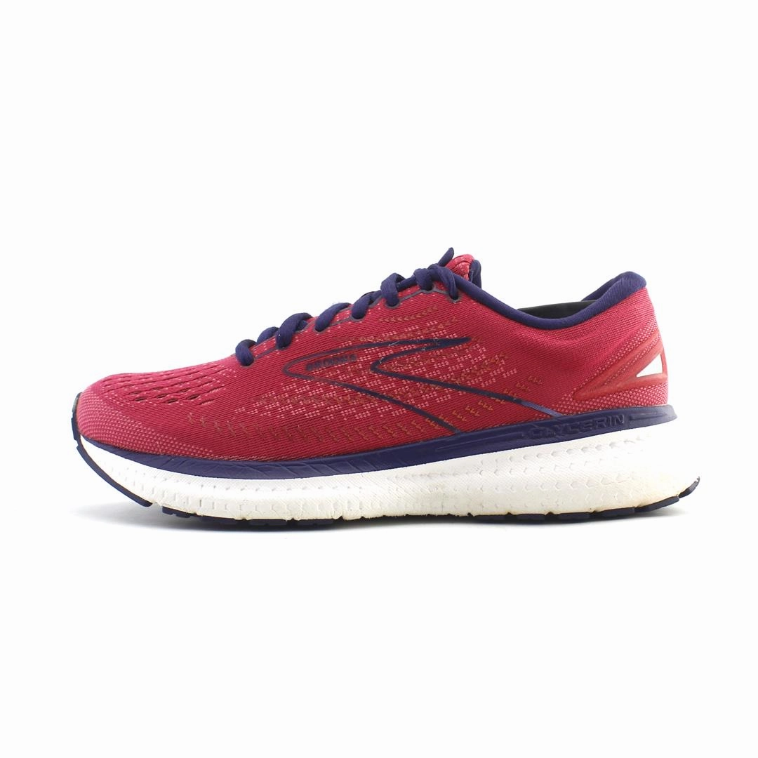 running with sunglasses BROOKS GLYCERIN 19