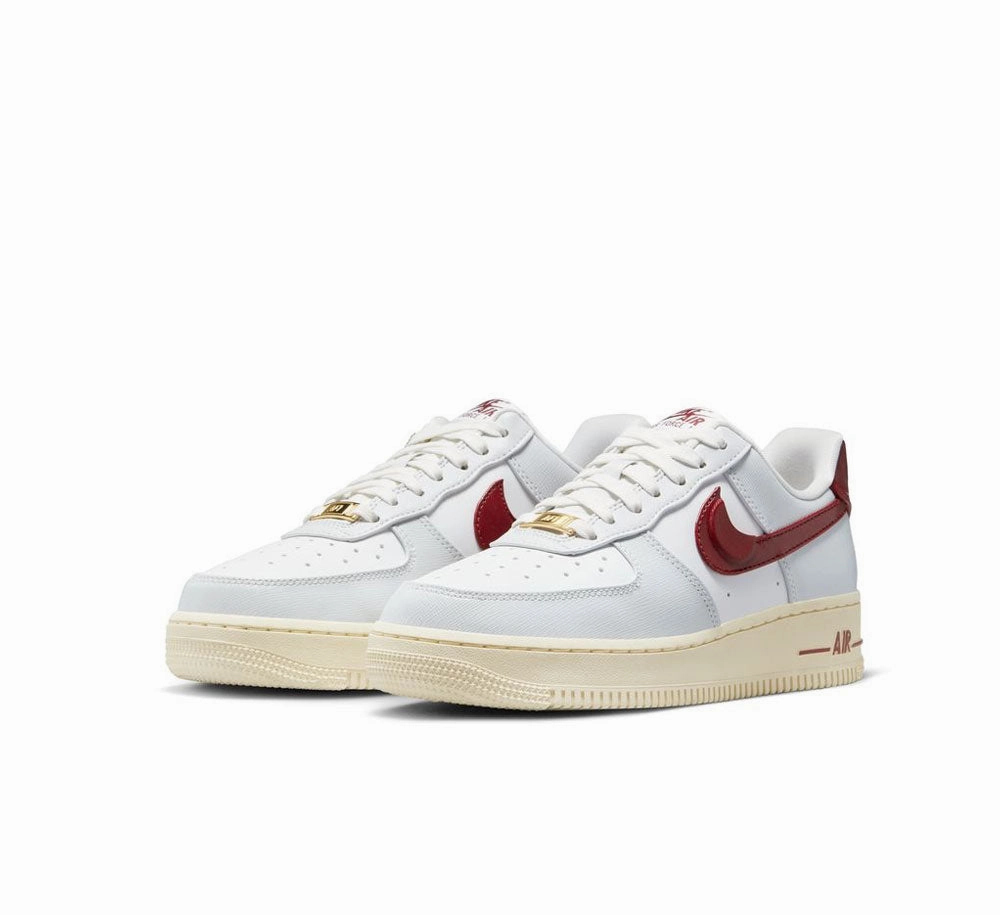 Balanced Grip WOMEN'S AIR FORCE 1 '07 SE