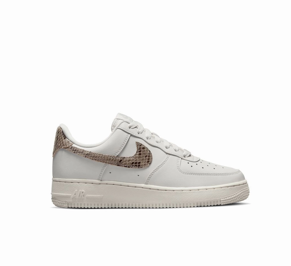 Padded interior WOMEN'S AIR FORCE 1 '07
