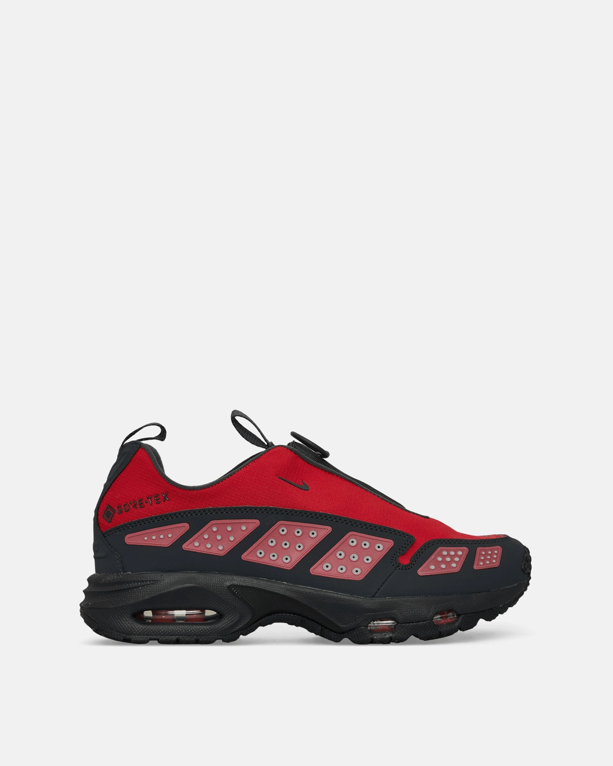 Women's Air Max SNDR GORE-TEX Sneakers Fire Red / Dark Smoke Grey Round Toe Ergonomic Last