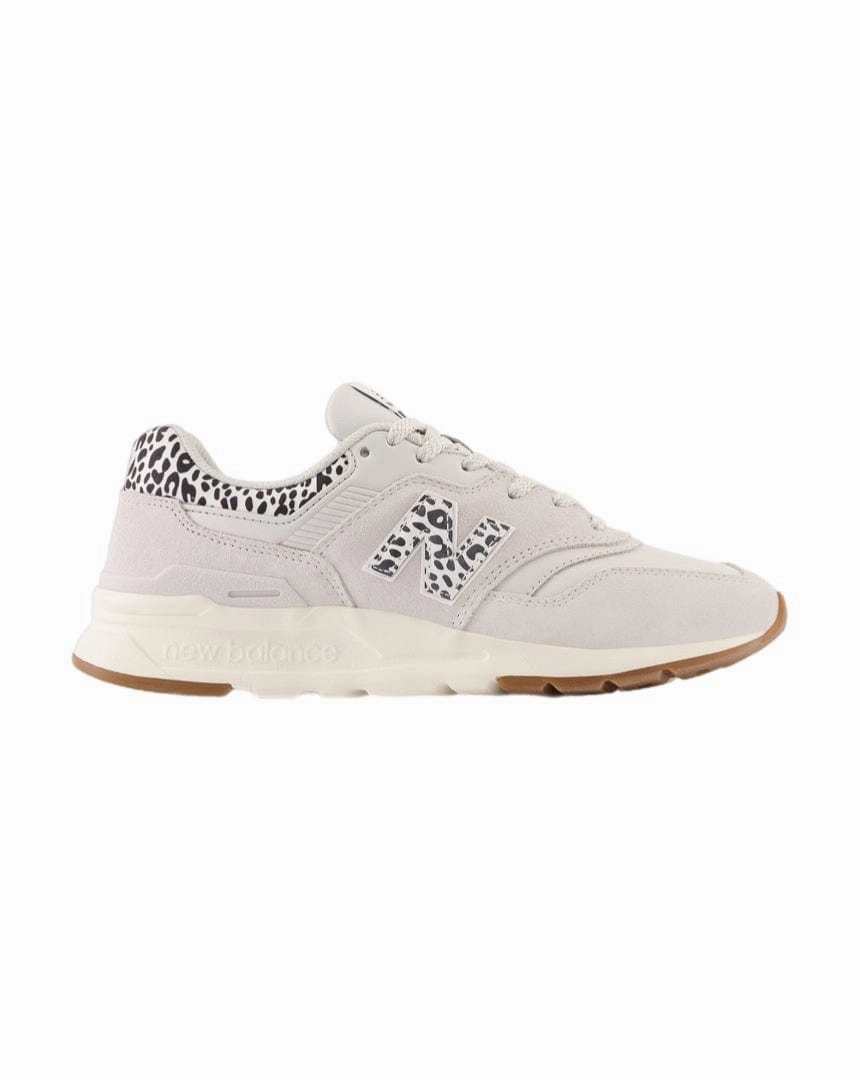 Women's New Balance 997 - Grey / White Hydrophobic Materials Natural Feel