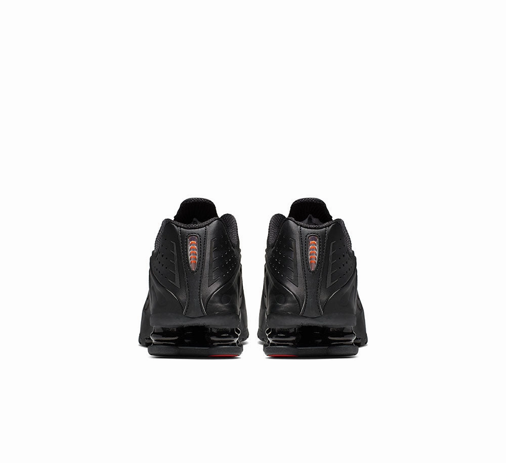 Fashion-Forward Road Fit Women's Nike Shox R4