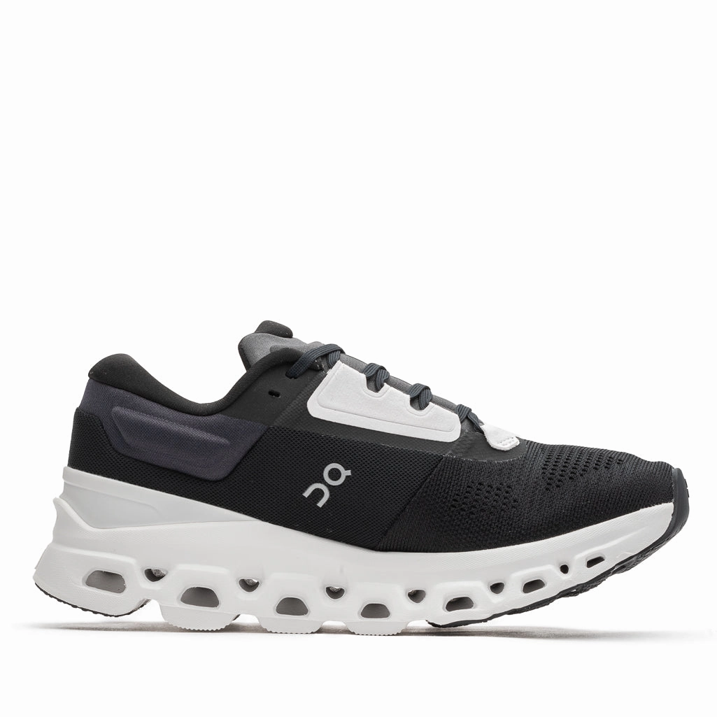 Women's On Cloudstratus 3 - Black/Frost seniors' fitness shoes sandy beaches