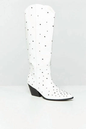Women's Zoelle Boot In White Casual Elegance Soft Inner Lining
