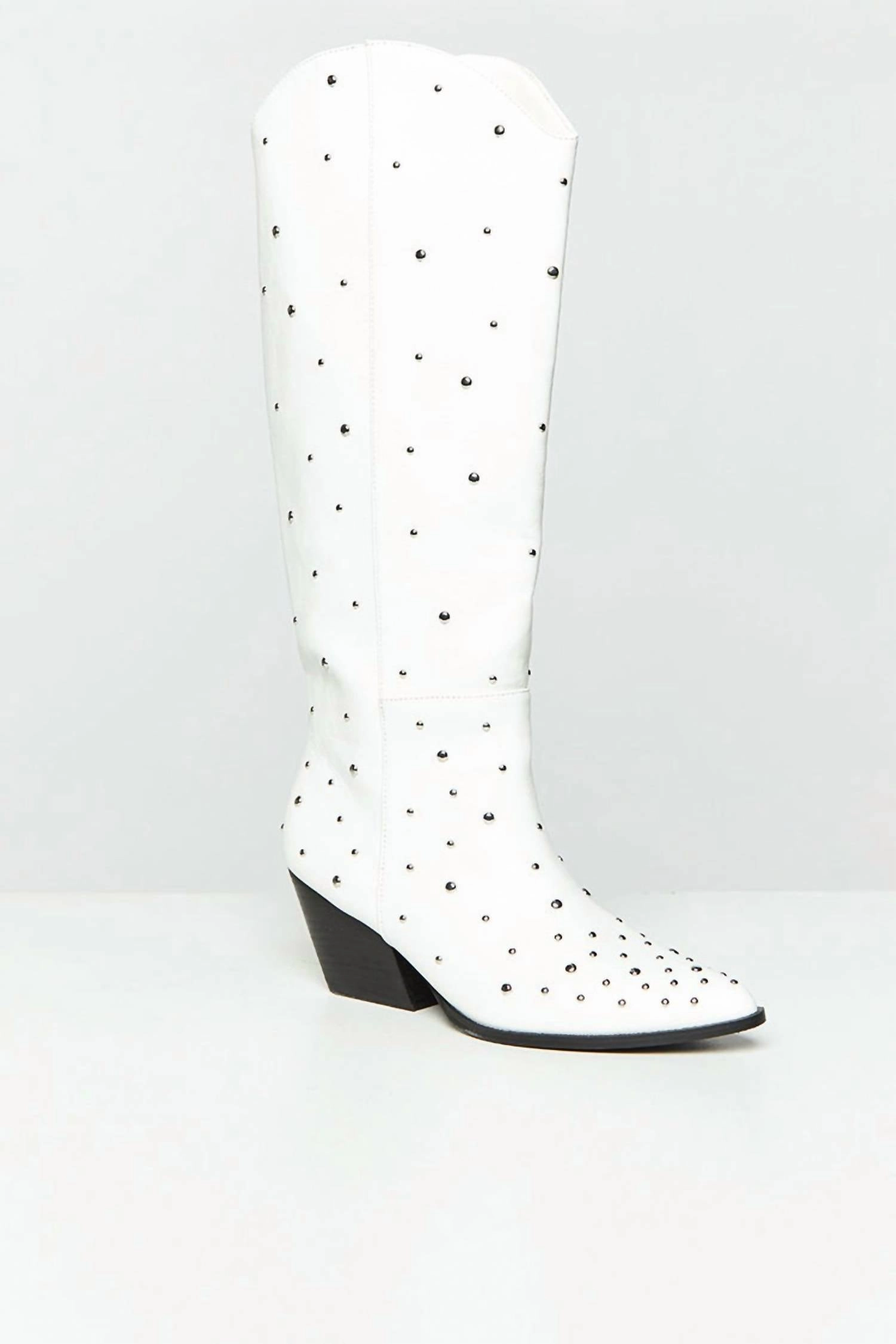 Women's Zoelle Boot In White Casual Elegance Soft Inner Lining