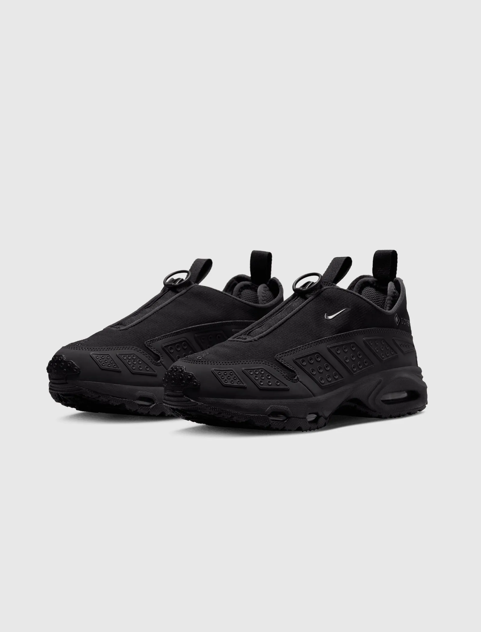 Cold Safe Cushioned Footbed WOMENS AIR MAX SUNDER GORE-TEX "BLACK/DARK SMOKE GREY"