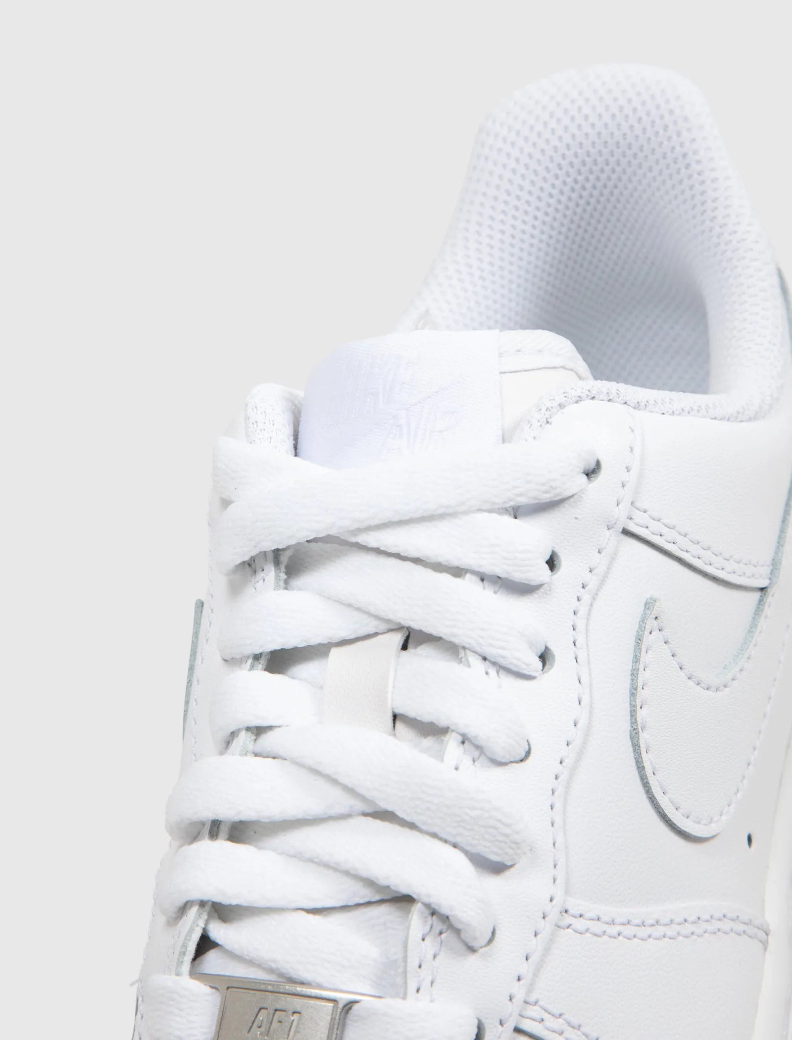 WOMENS NIKE AIR FORCE 1 '07 World Walk Wind Safe