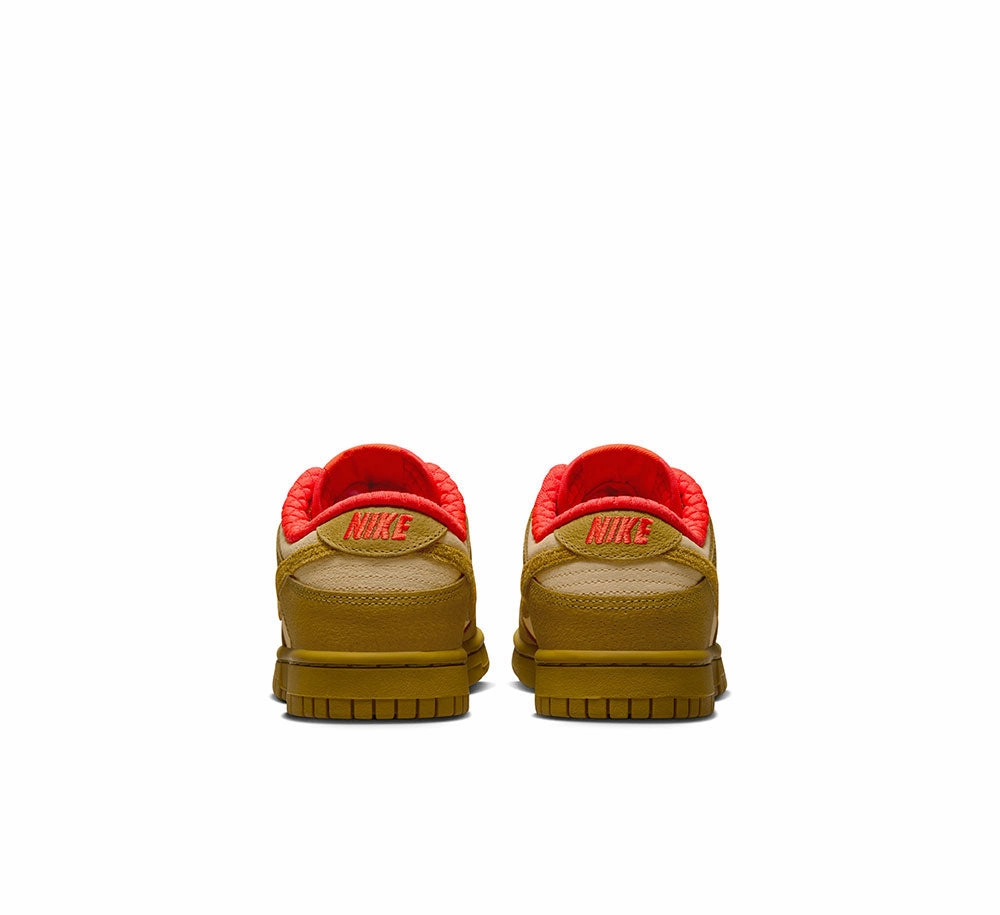 WOMENS NIKE DUNK LOW Foot Protection