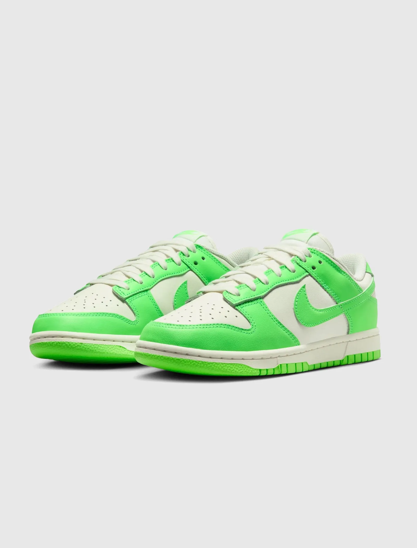 WOMEN'S DUNK LOW "GREEN STRIKE" forest walk Power Flow