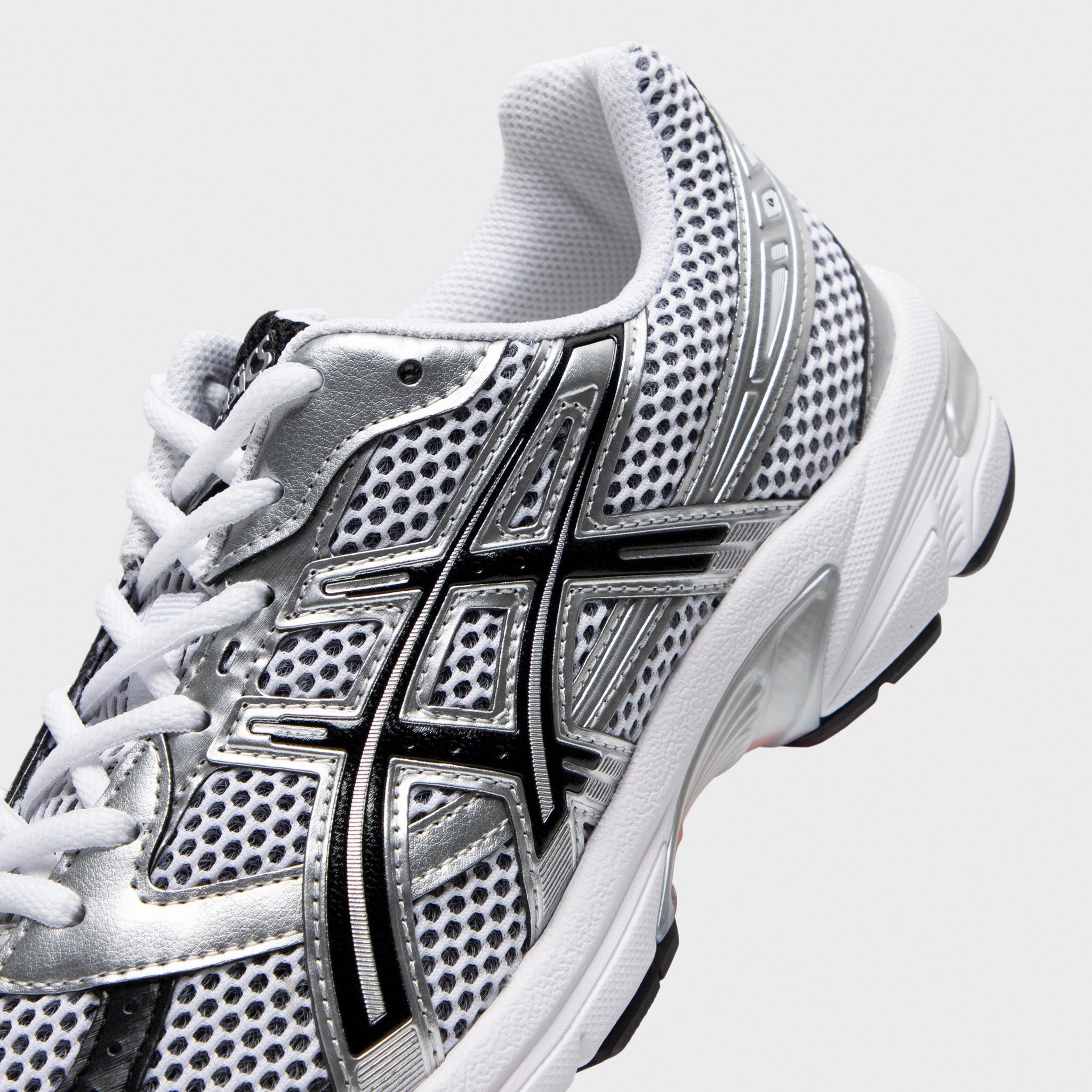 Trail Step ASICS Gel-1130 White / Black