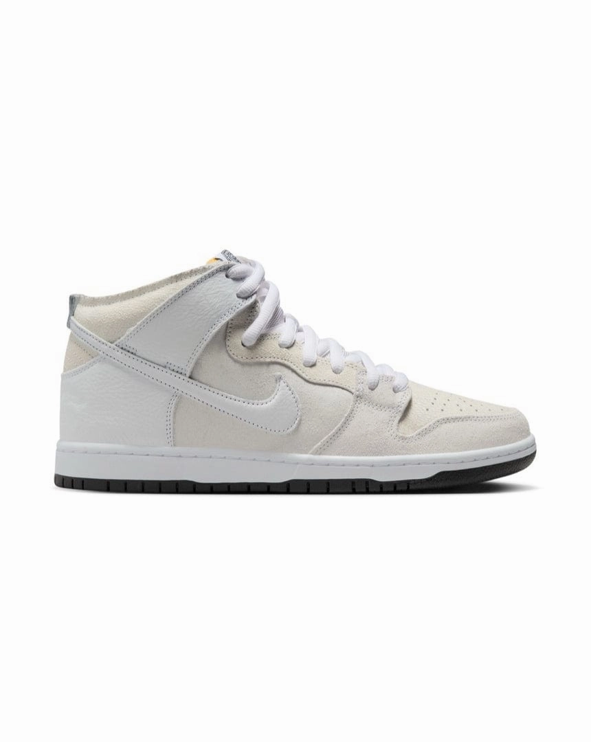 Active Profile Motion control NIke SB Dunk High x Antihero Skateboards - White